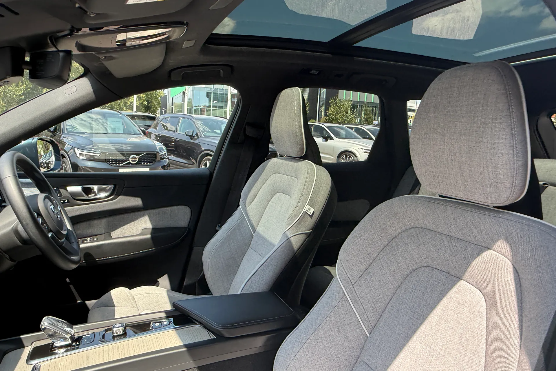 Volvo XC60 thumbnail image number 28