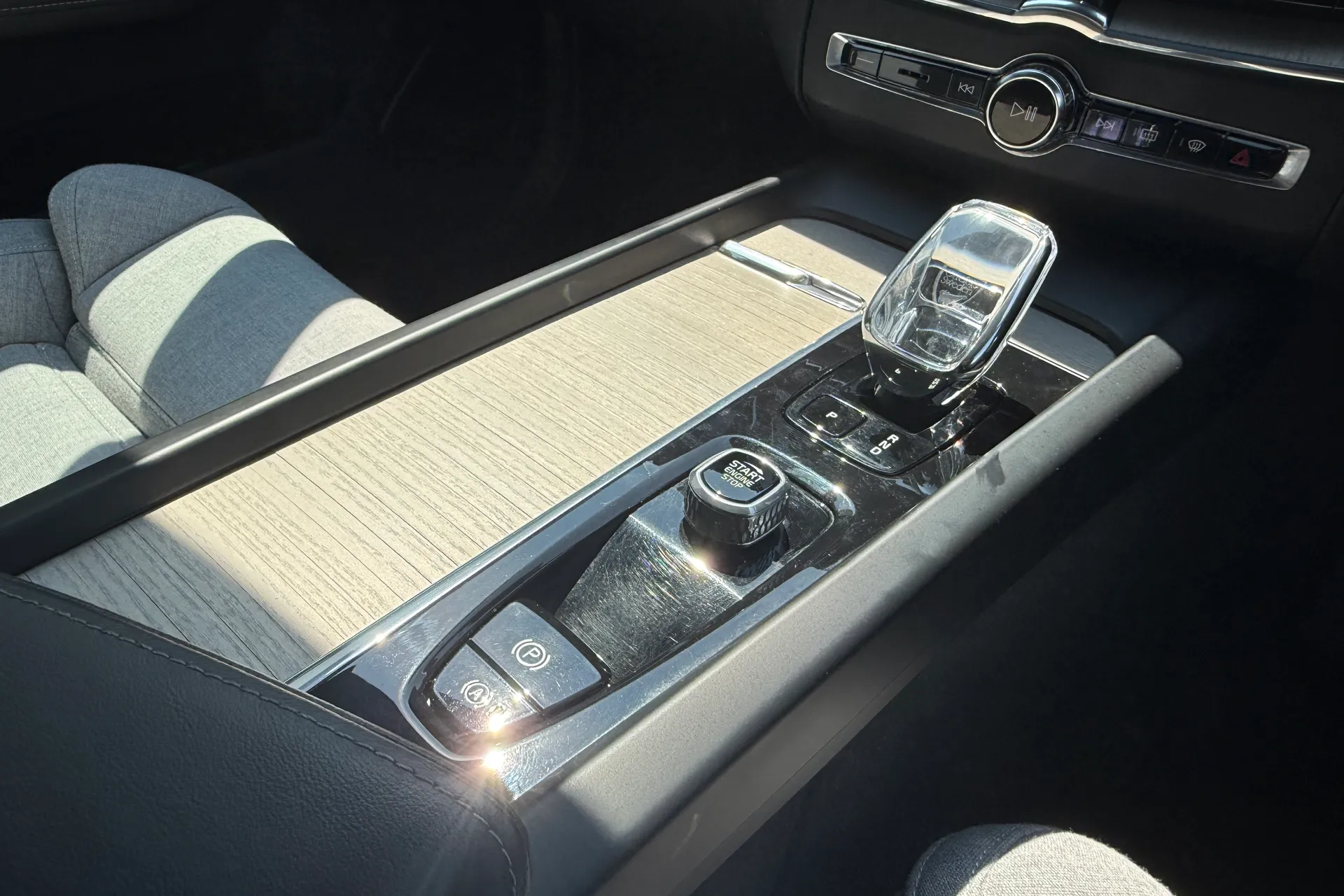Volvo XC60 thumbnail image number 42