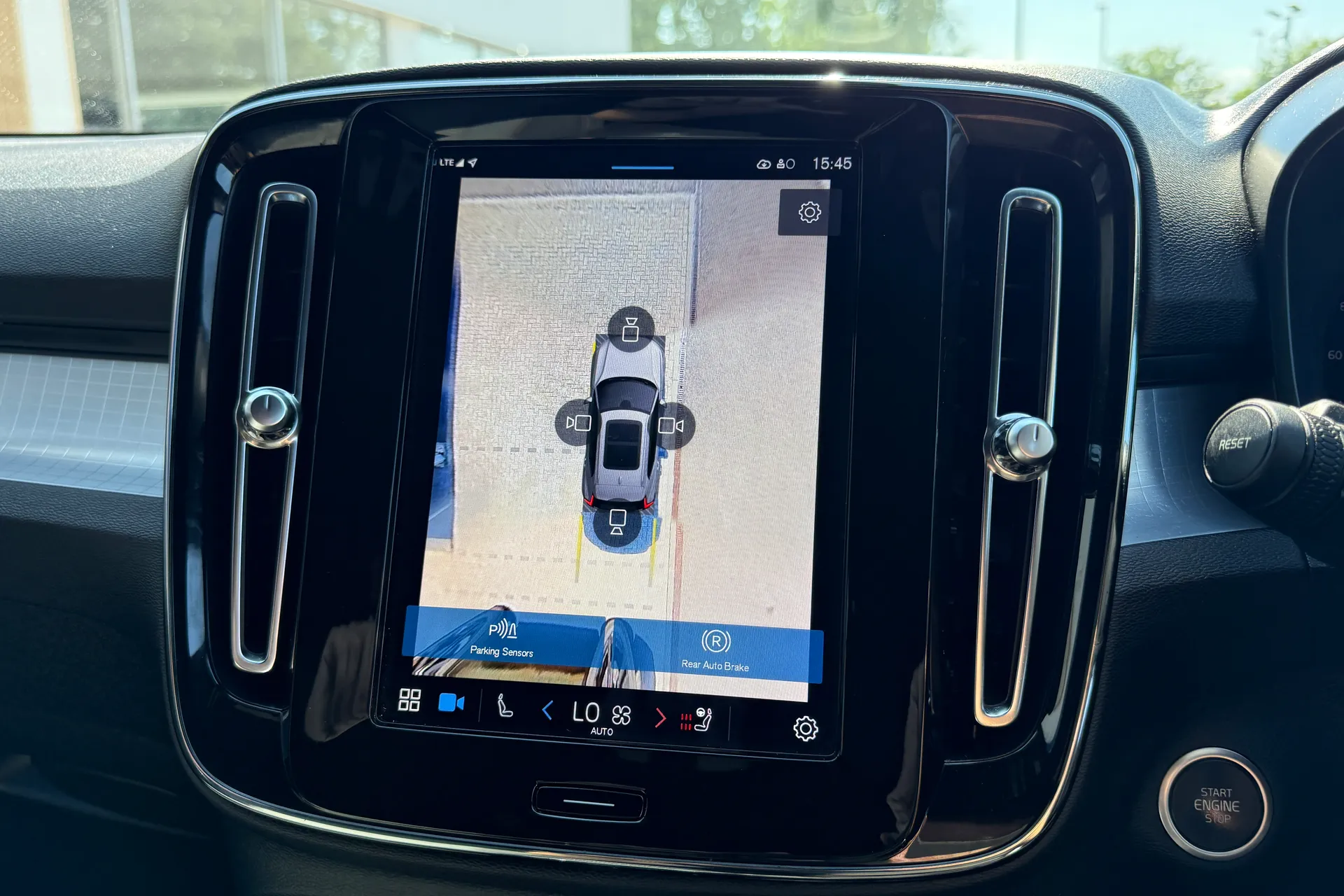 Volvo XC40 thumbnail image number 4
