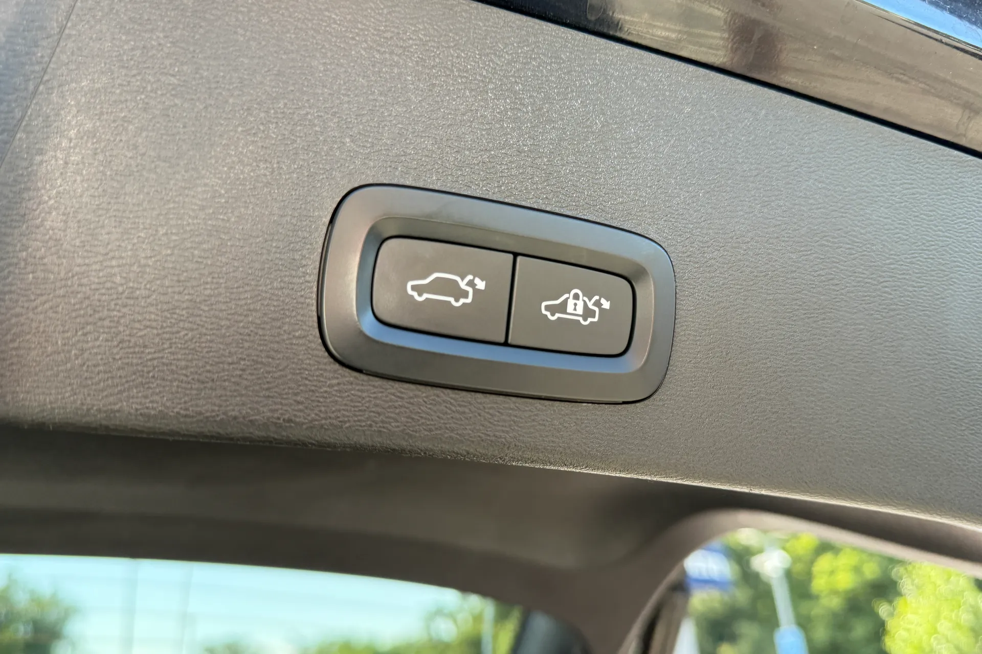 Volvo XC40 thumbnail image number 22