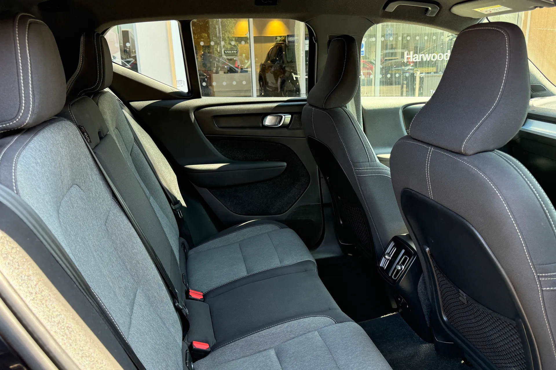 Volvo XC40 thumbnail image number 24