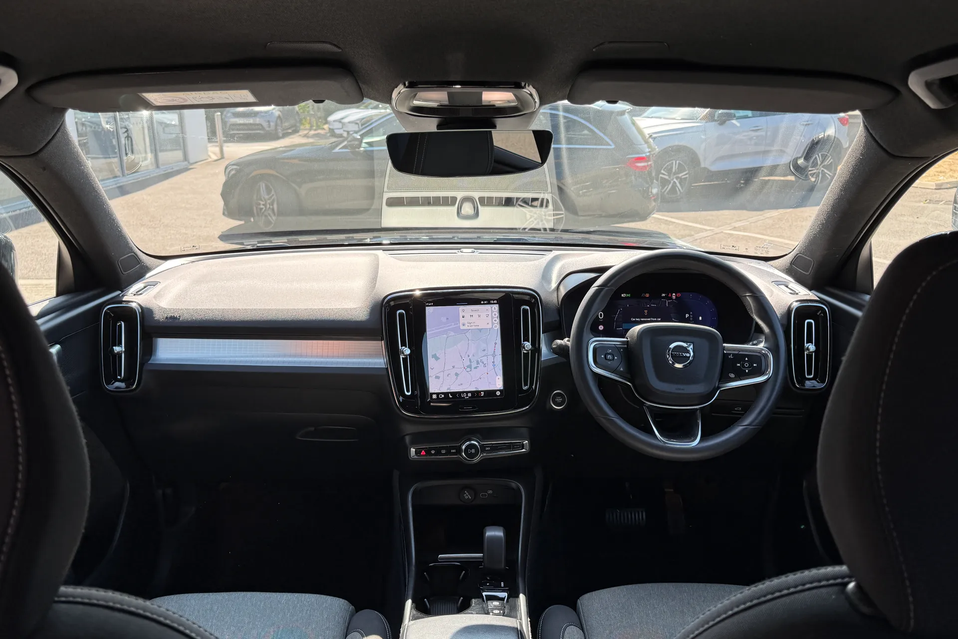 Volvo XC40 thumbnail image number 3