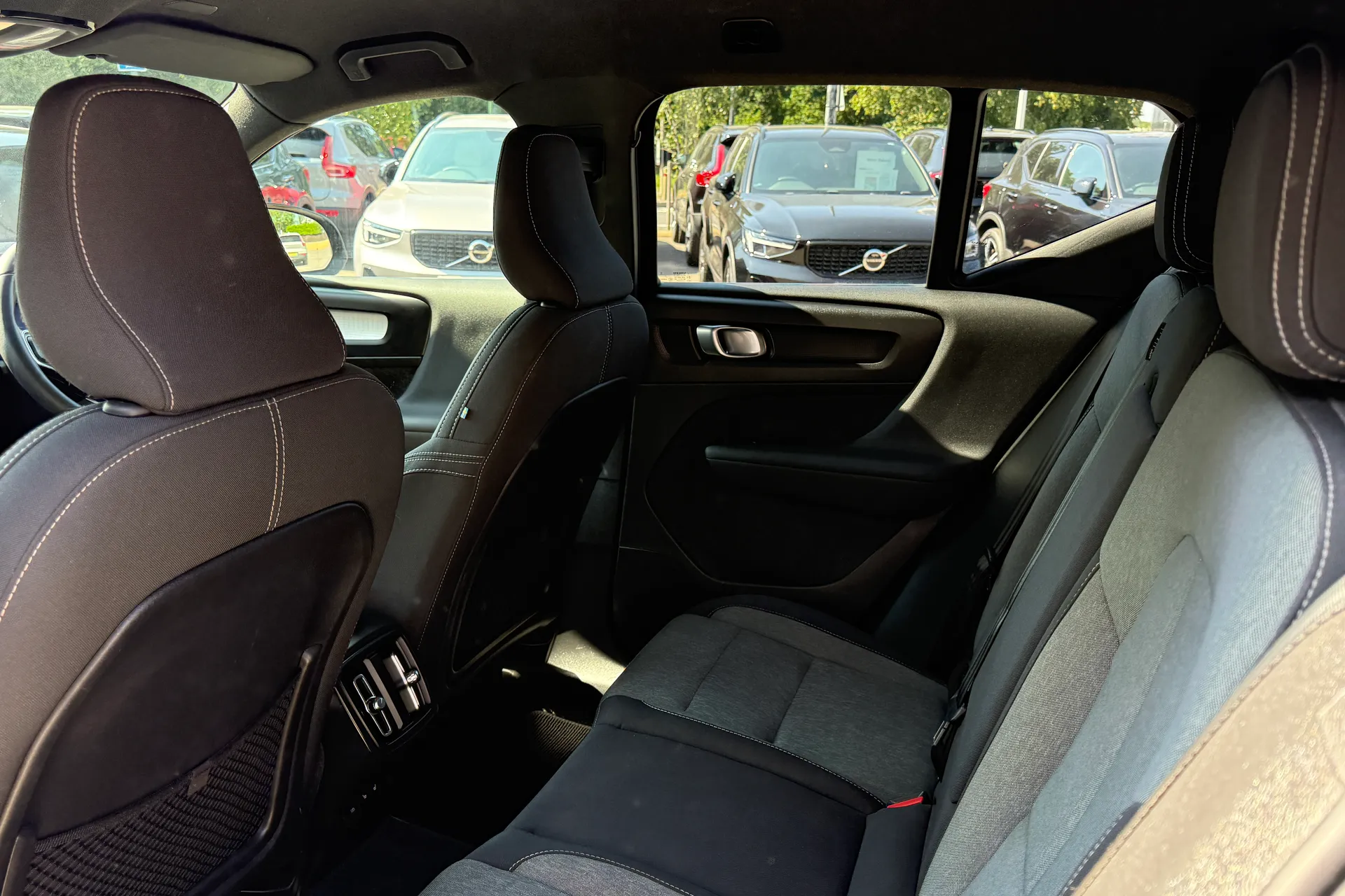 Volvo XC40 thumbnail image number 31