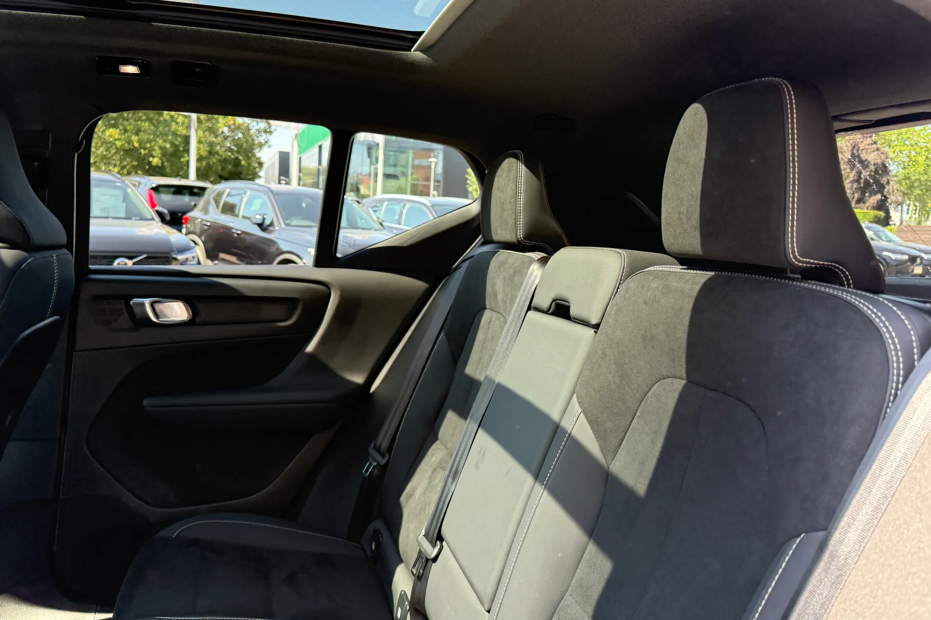 Volvo XC40 thumbnail image number 31