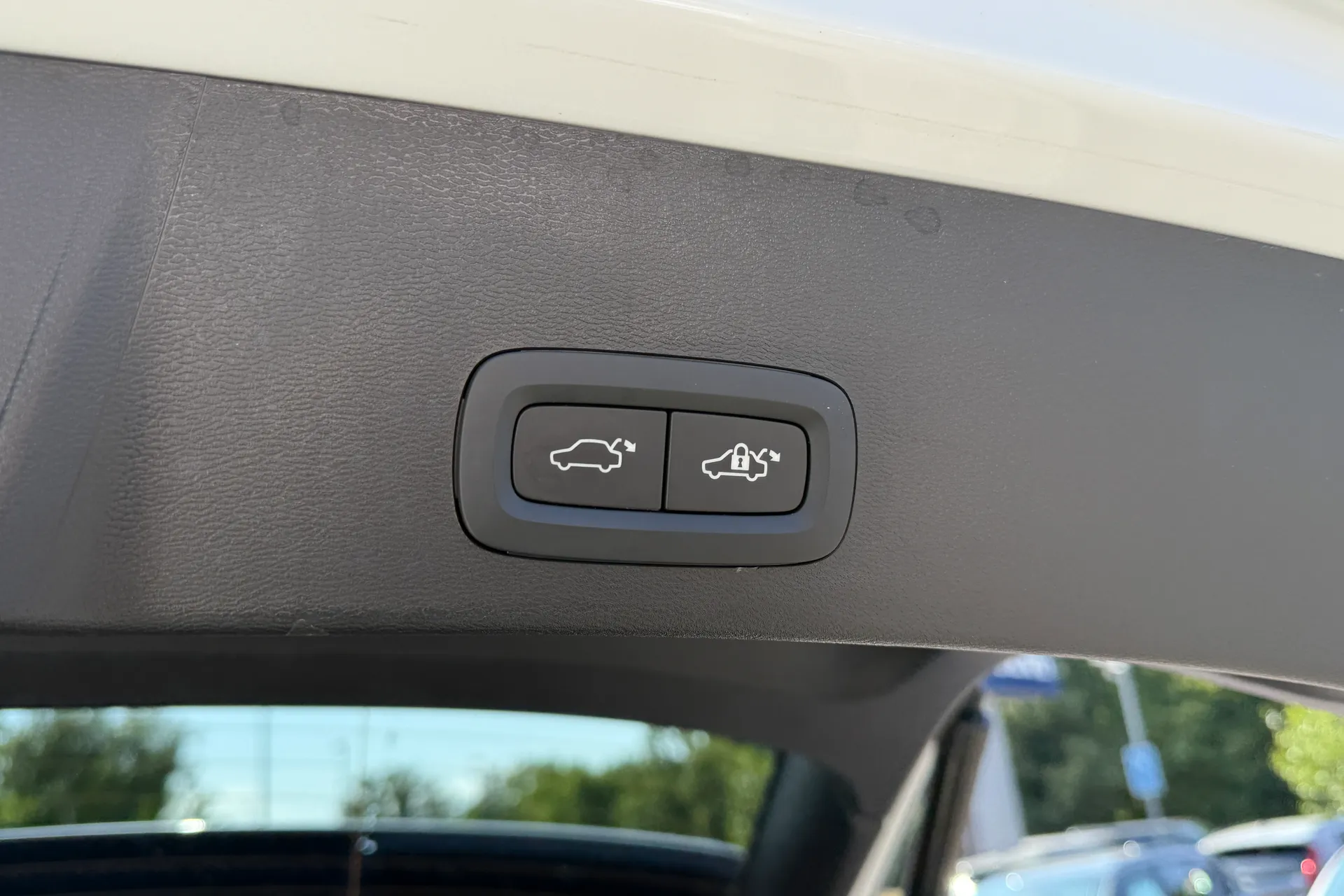 Volvo XC40 thumbnail image number 21
