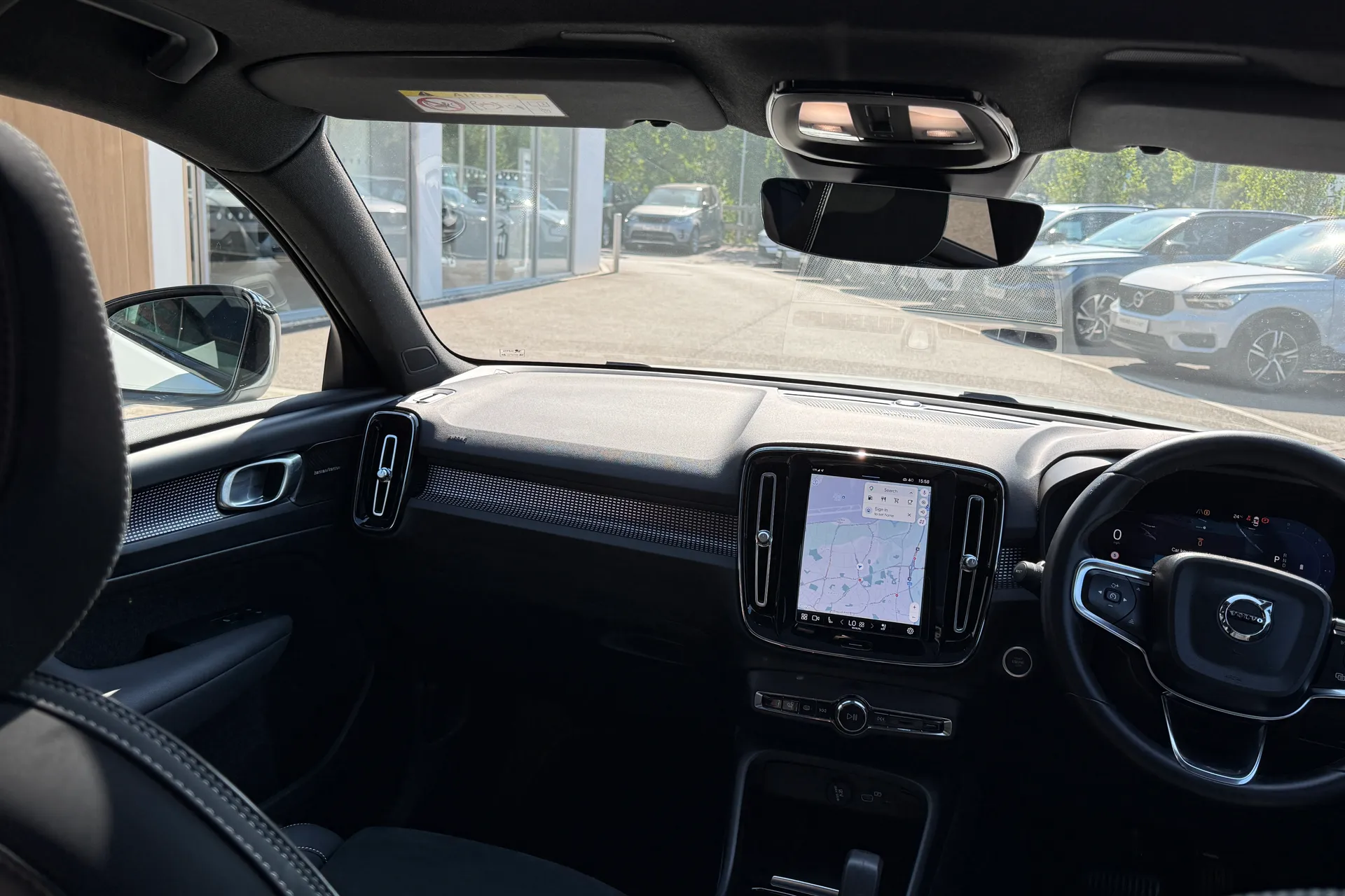 Volvo XC40 thumbnail image number 32