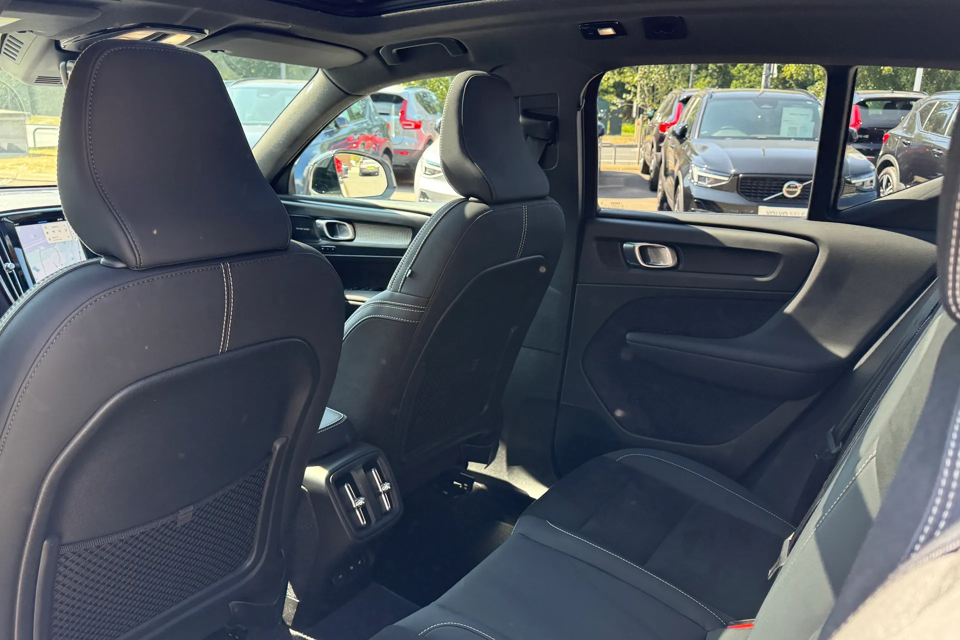 Volvo XC40 thumbnail image number 30