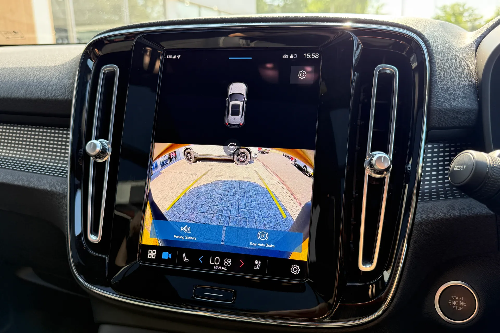 Volvo XC40 thumbnail image number 38