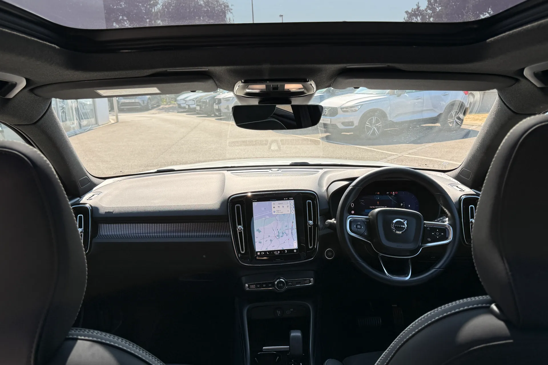 Volvo XC40 thumbnail image number 3