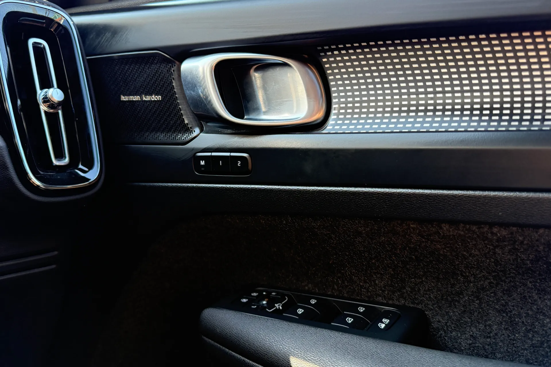 Volvo XC40 thumbnail image number 42