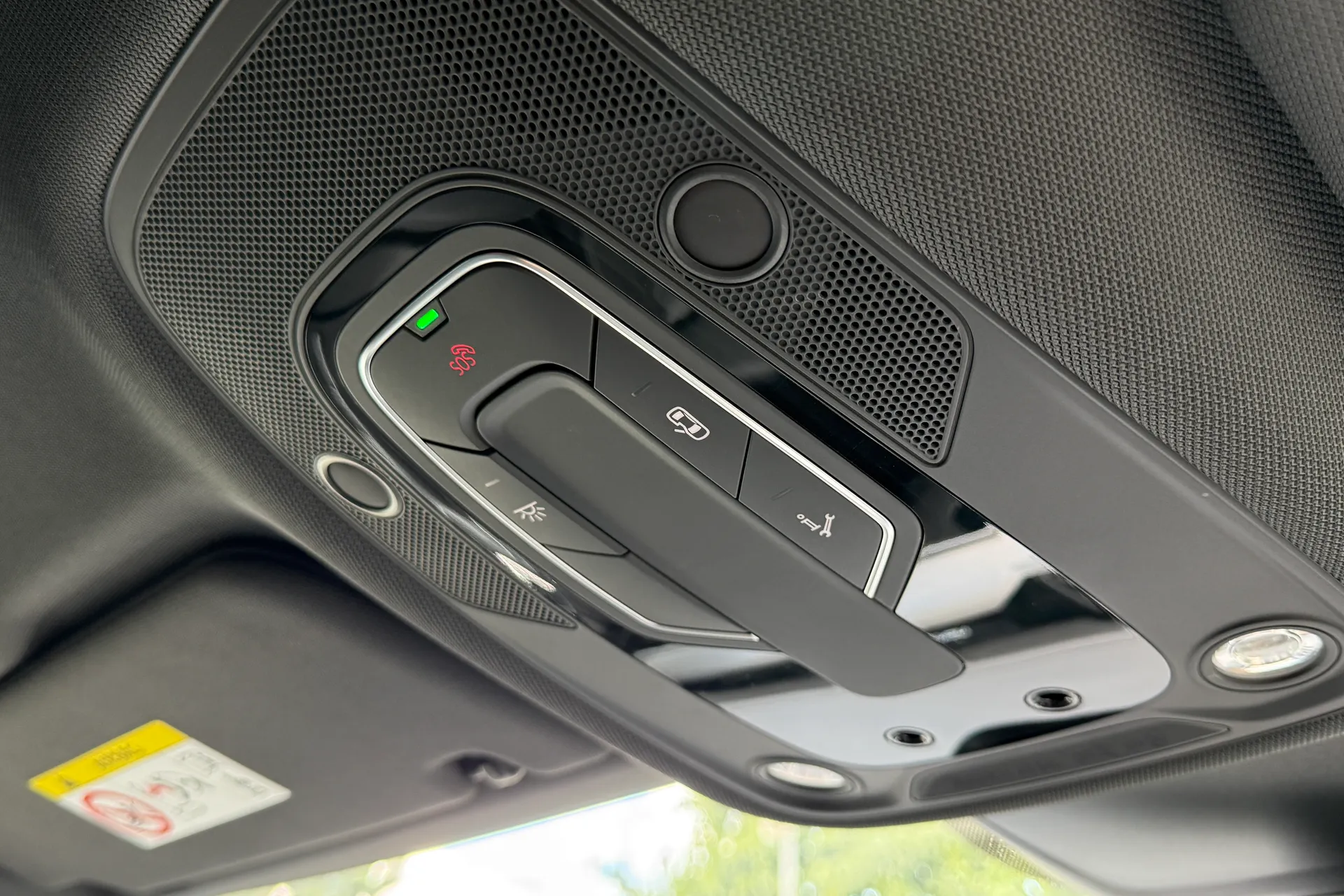 Audi e-tron thumbnail image number 51