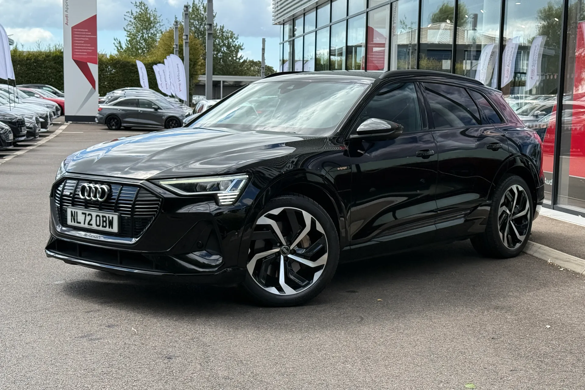Audi e-tron thumbnail image number 6