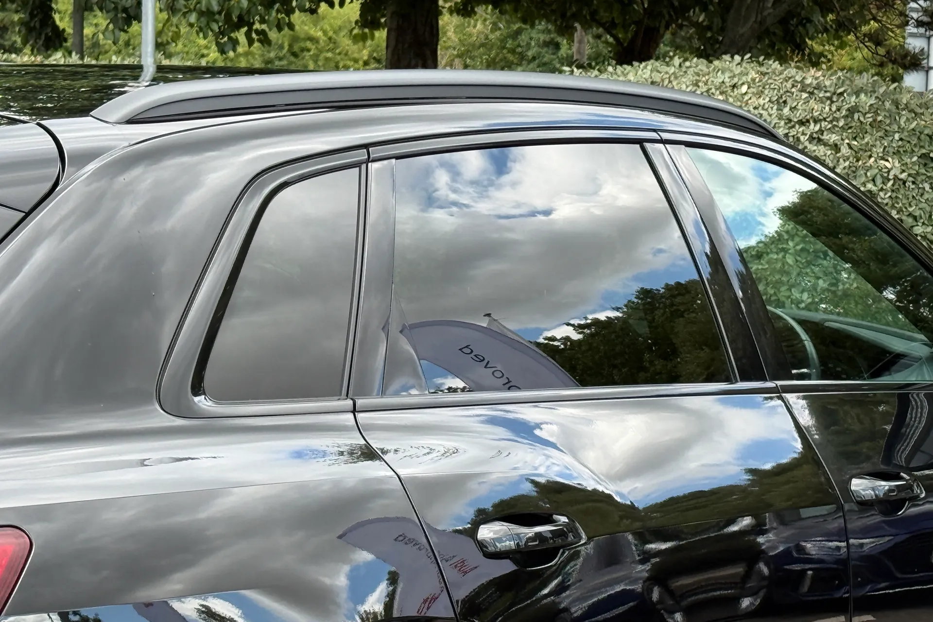 Audi e-tron thumbnail image number 25