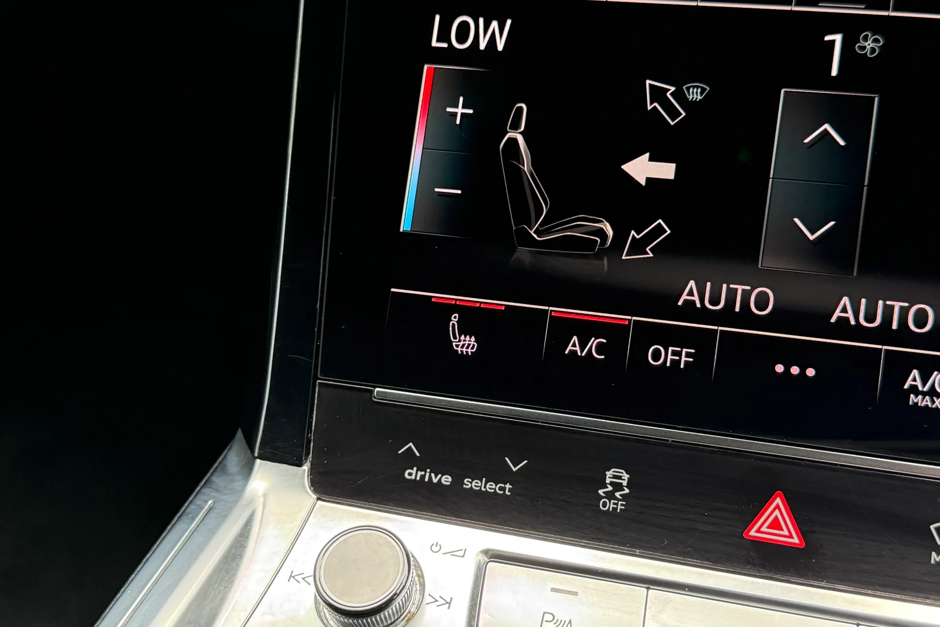 Audi e-tron thumbnail image number 26