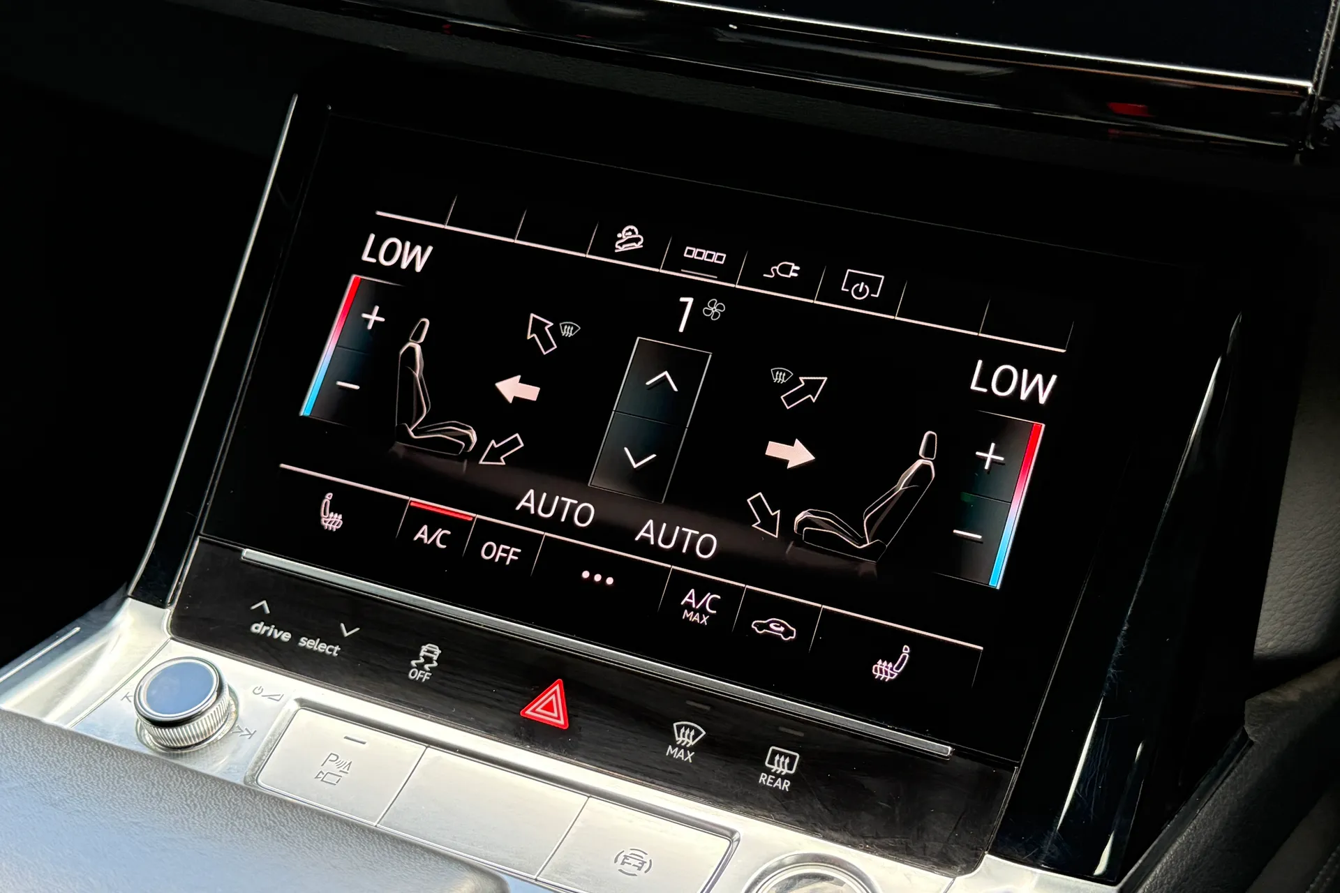 Audi e-tron thumbnail image number 17