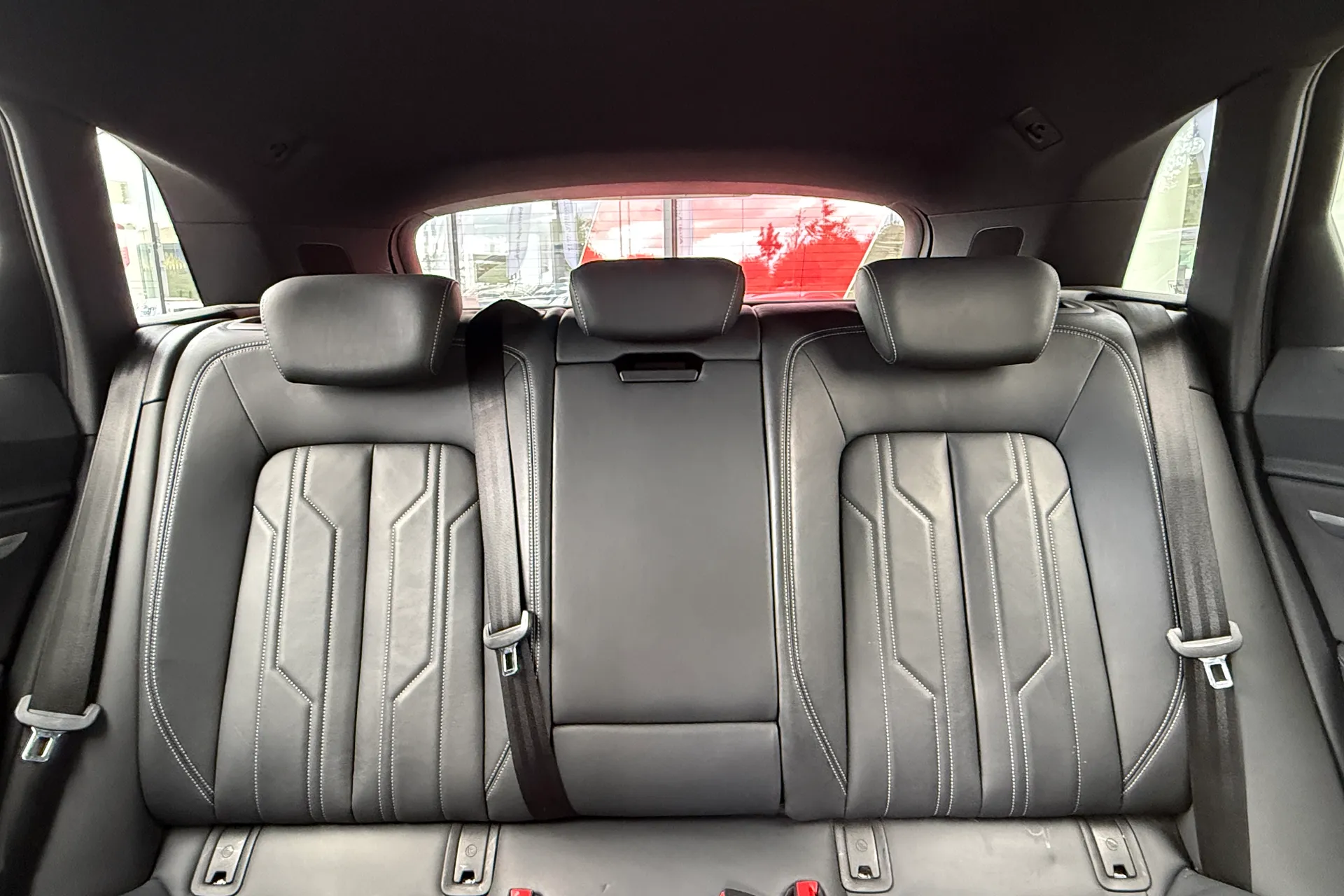 Audi e-tron thumbnail image number 35