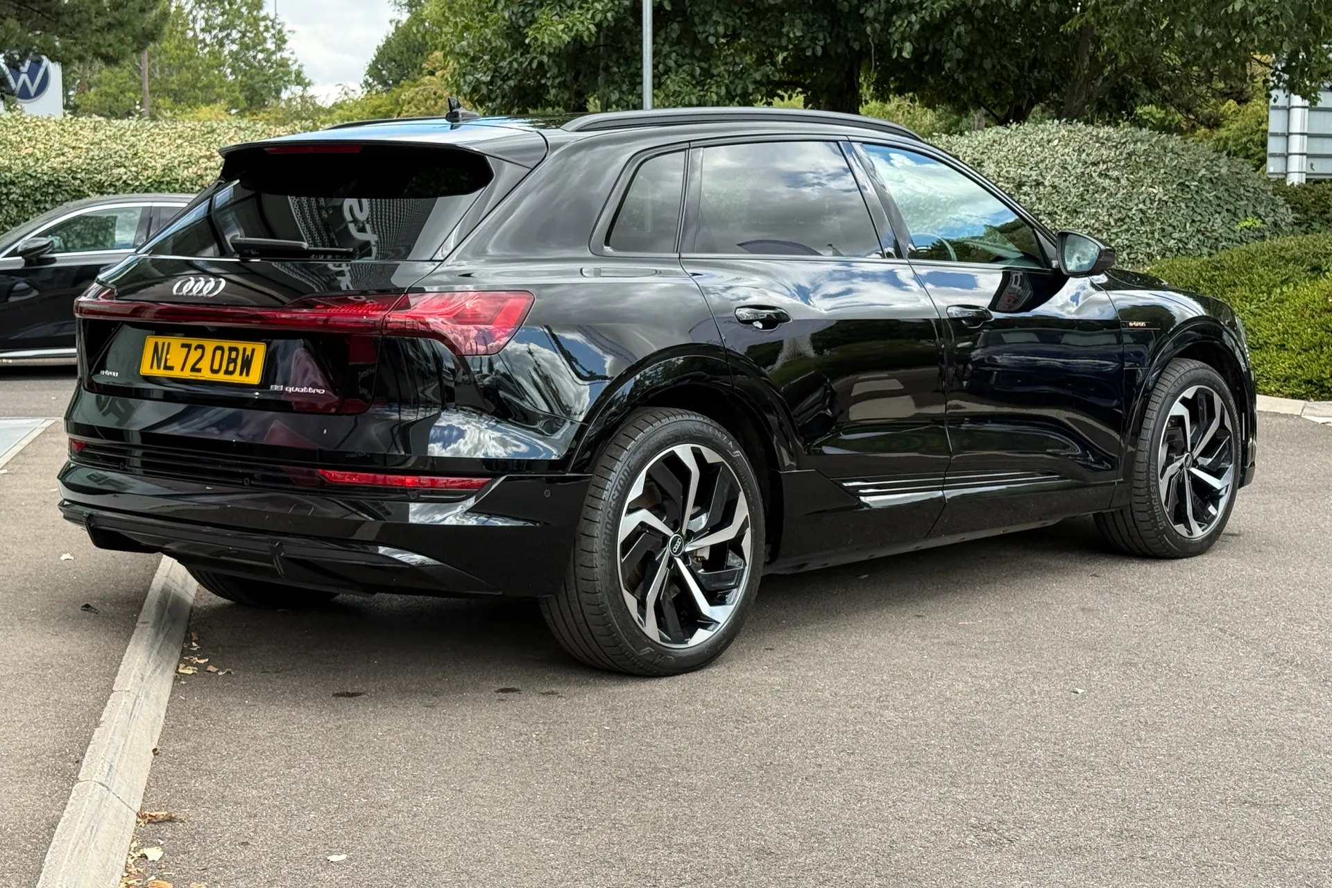 Audi e-tron thumbnail image number 20