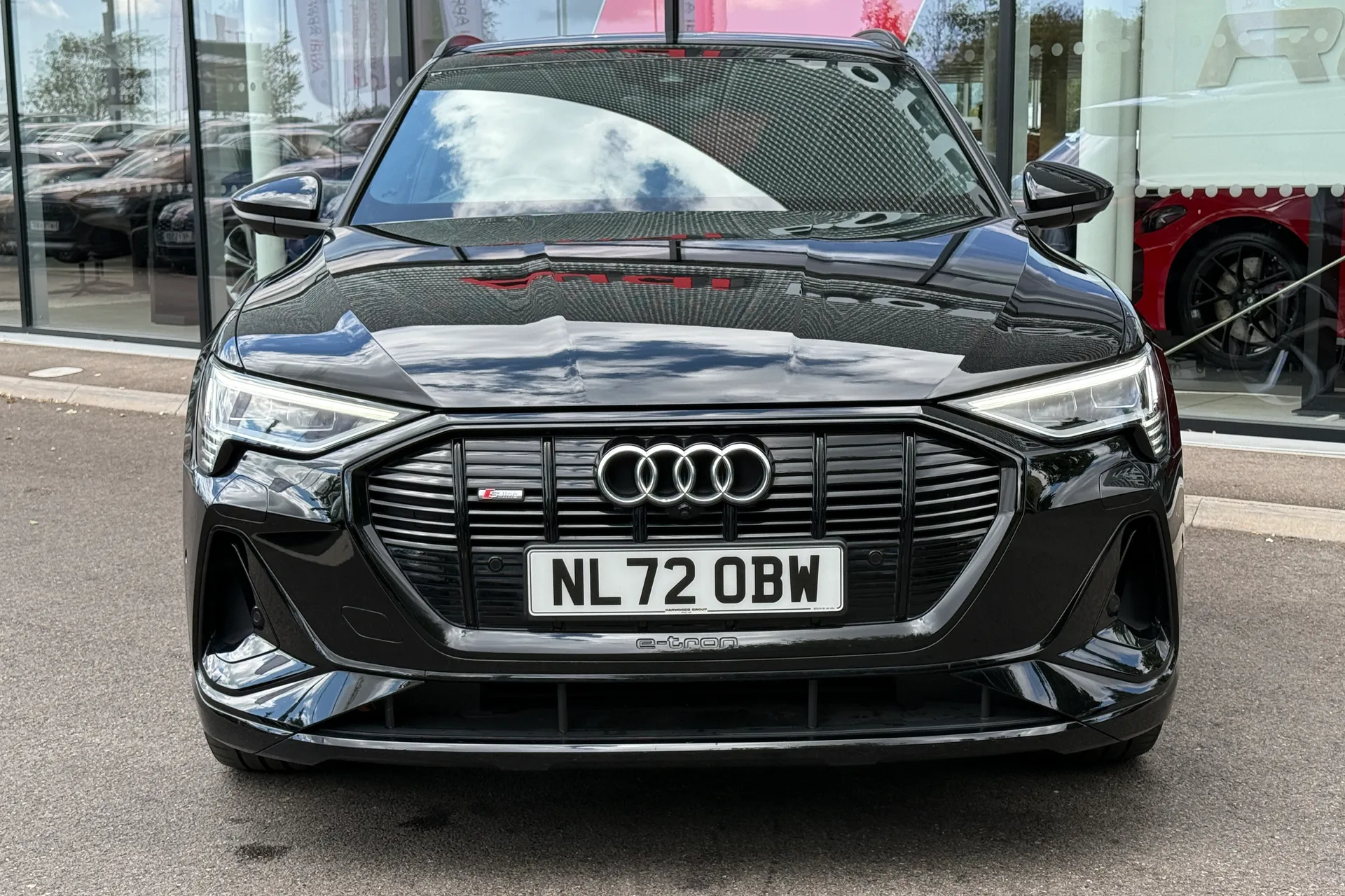 Audi e-tron thumbnail image number 8