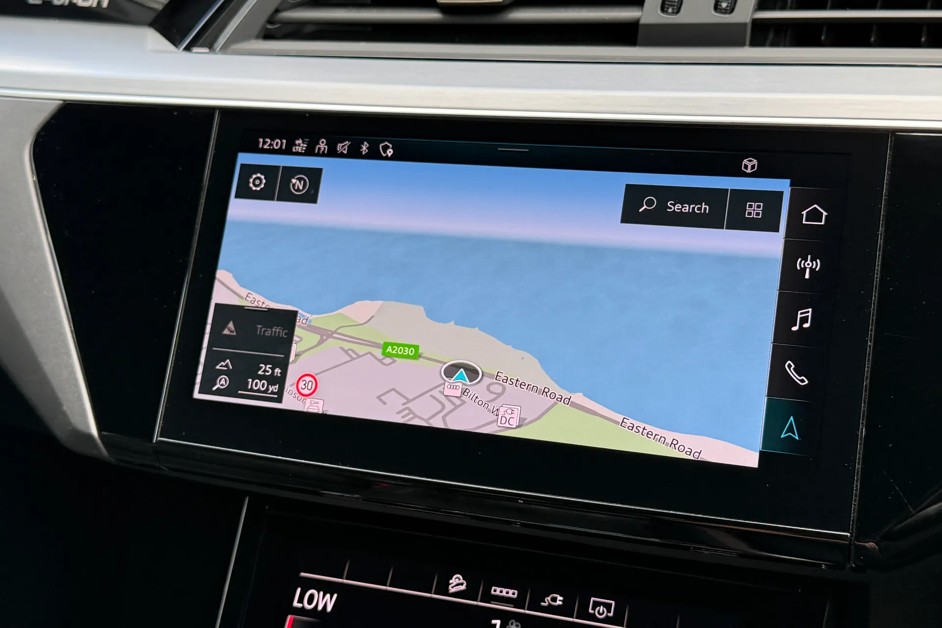 Audi e-tron thumbnail image number 38