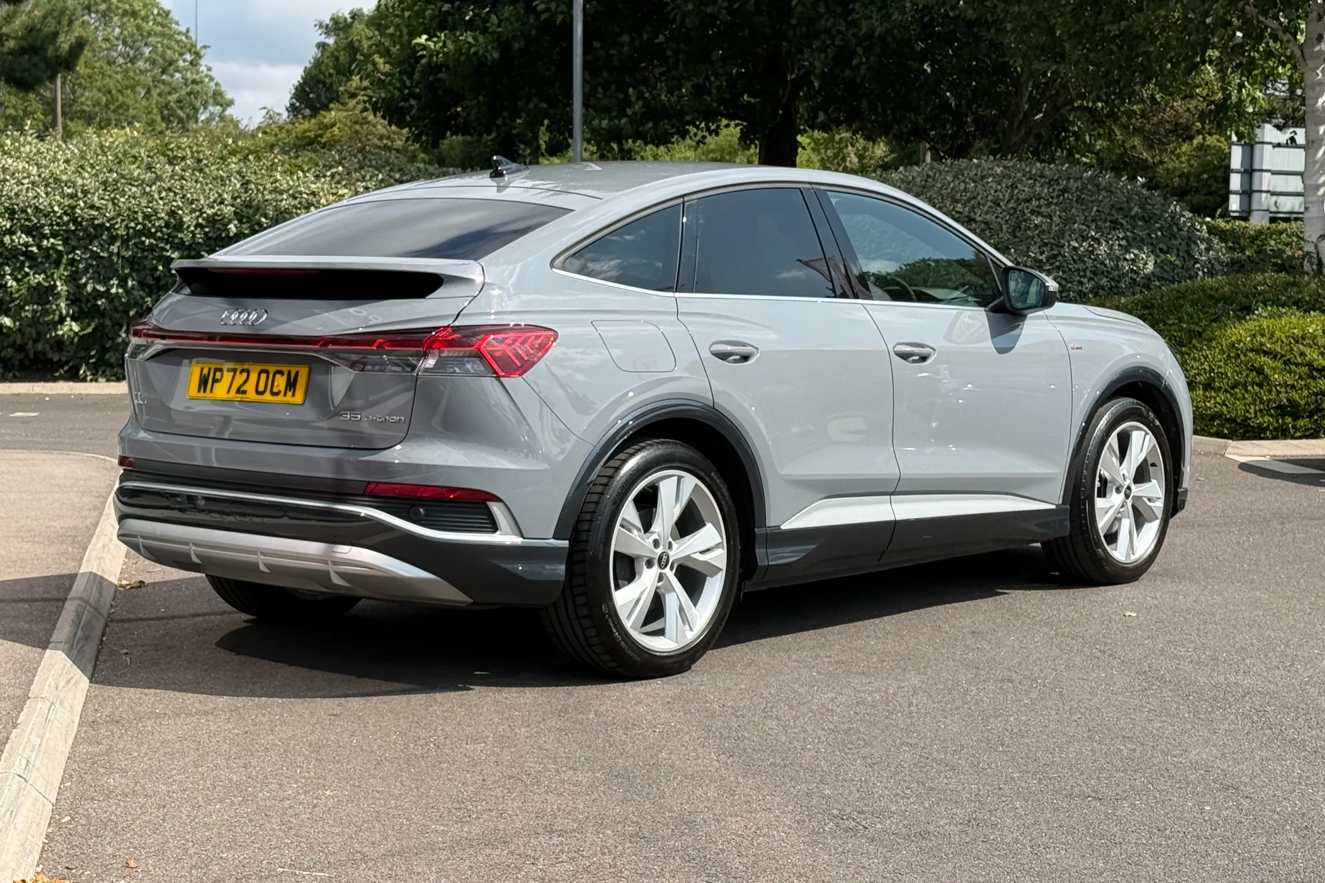 Audi Q4 thumbnail image number 13