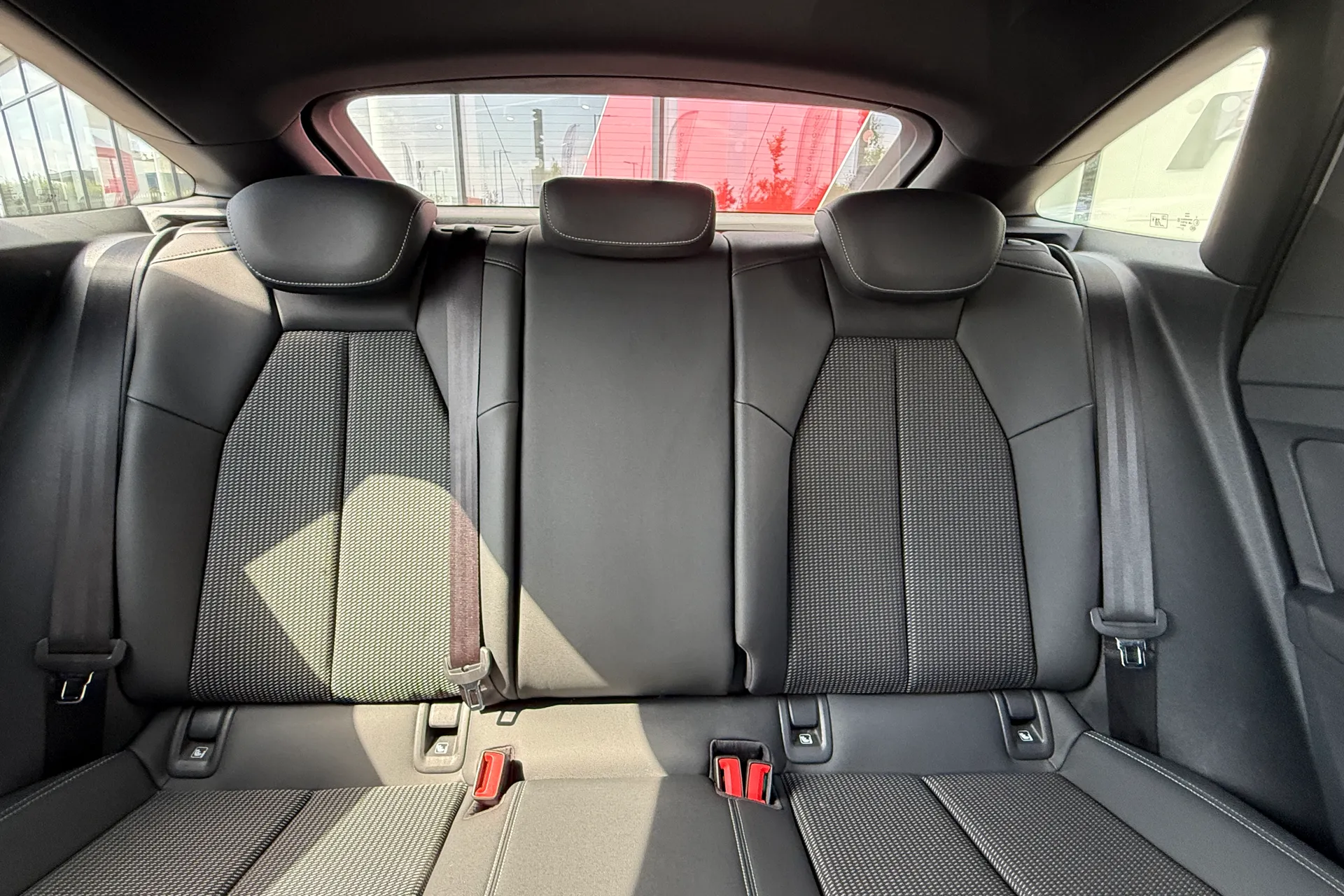Audi Q4 thumbnail image number 38