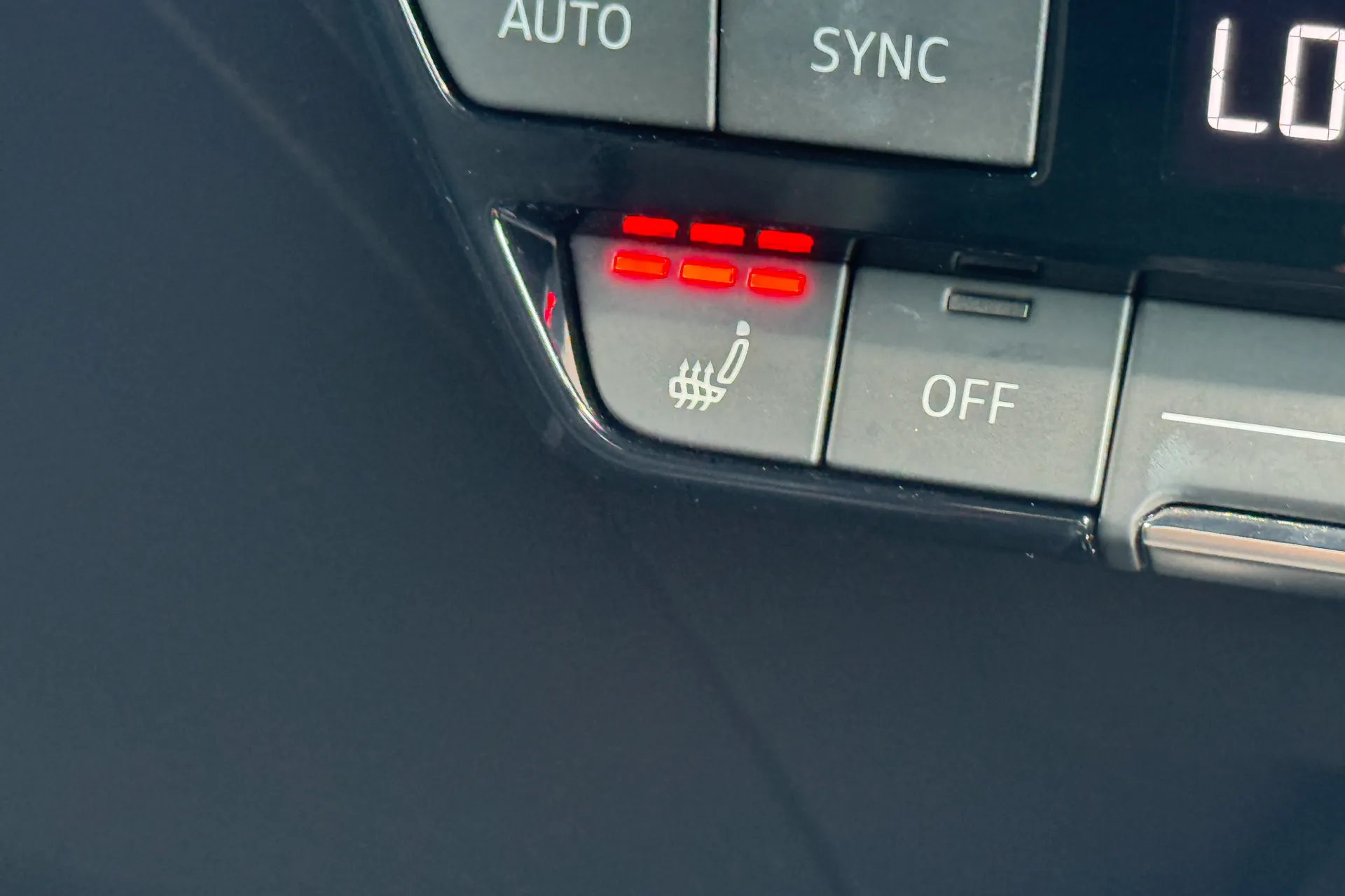 Audi Q4 thumbnail image number 28