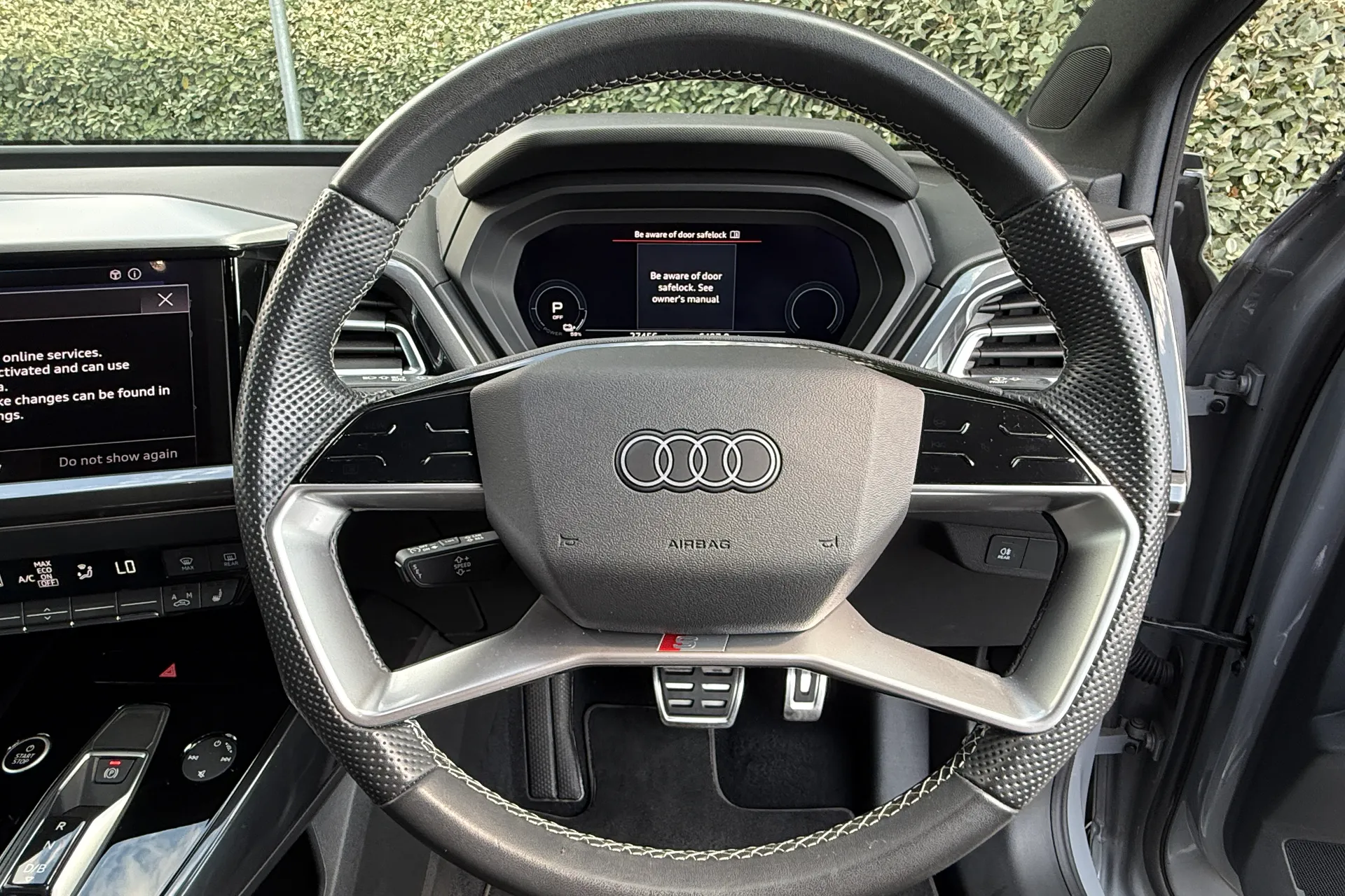 Audi Q4 thumbnail image number 30