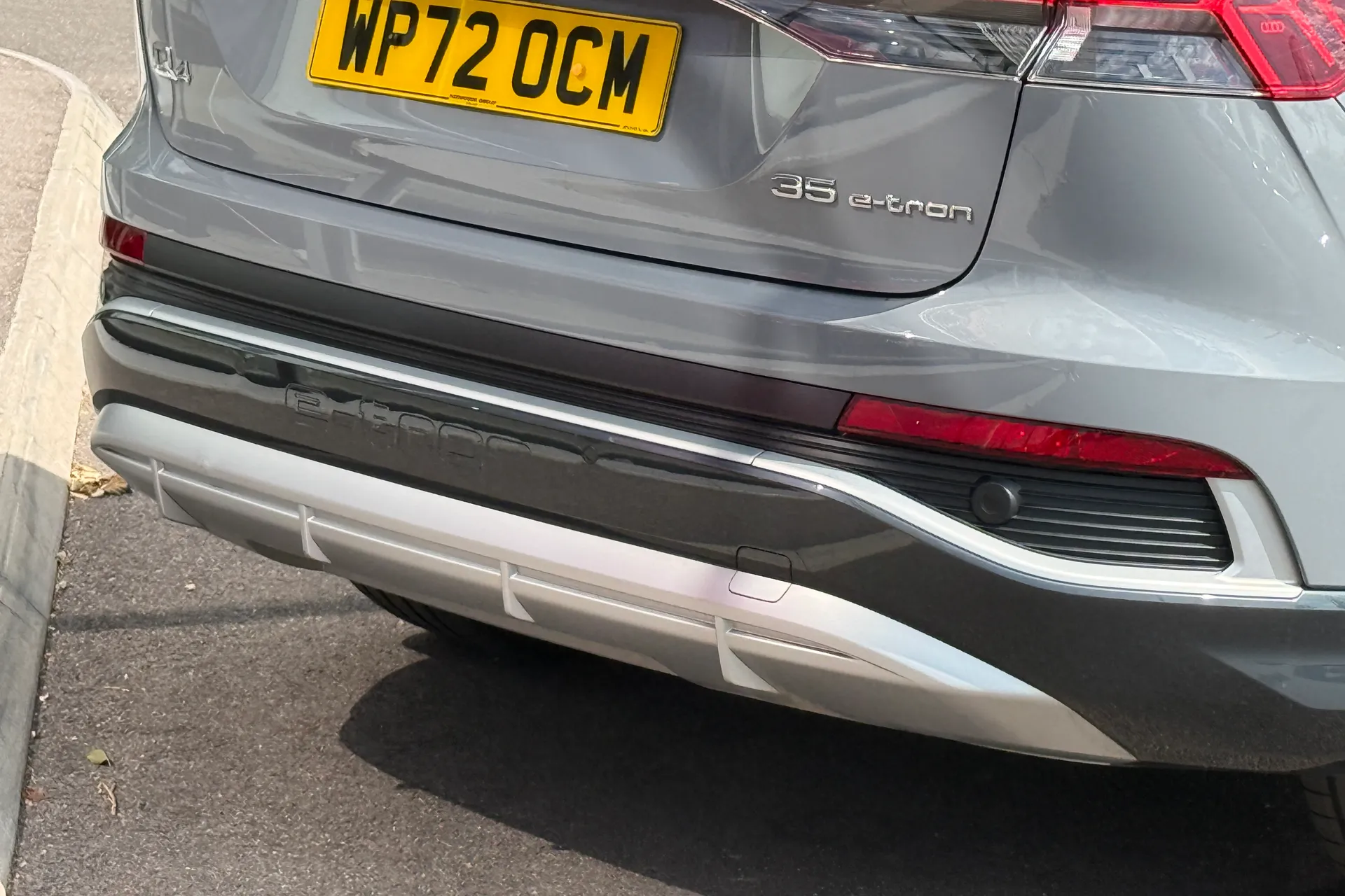Audi Q4 thumbnail image number 17