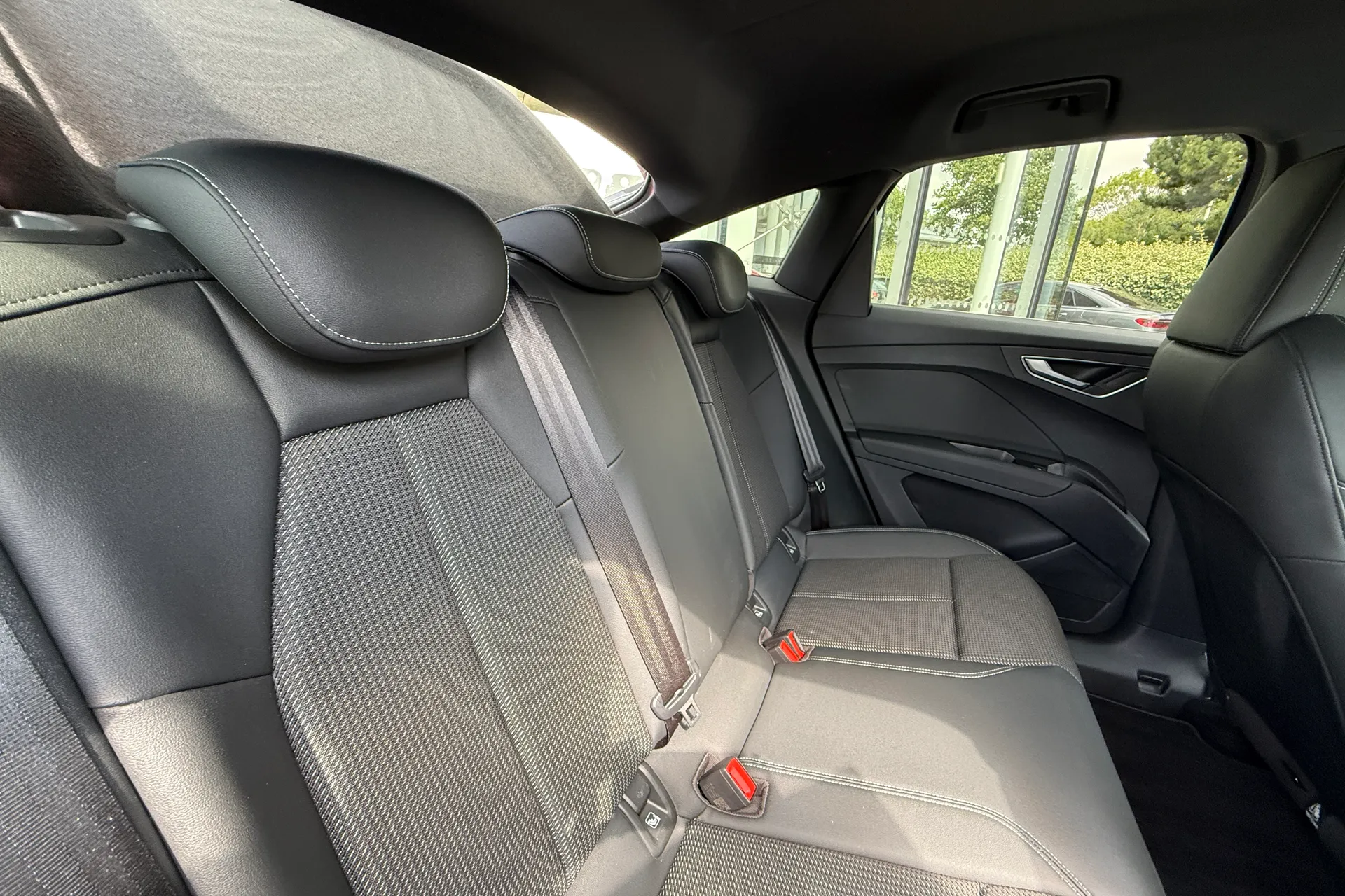 Audi Q4 thumbnail image number 44