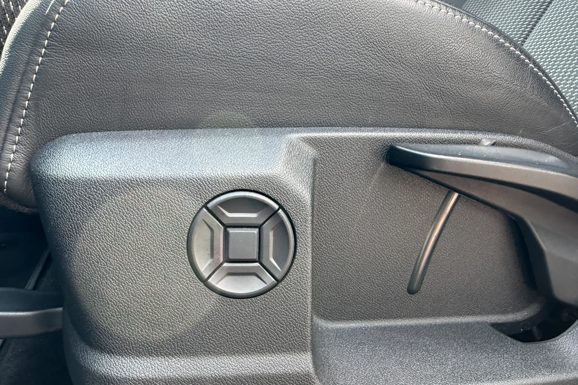 Audi Q4 thumbnail image number 34