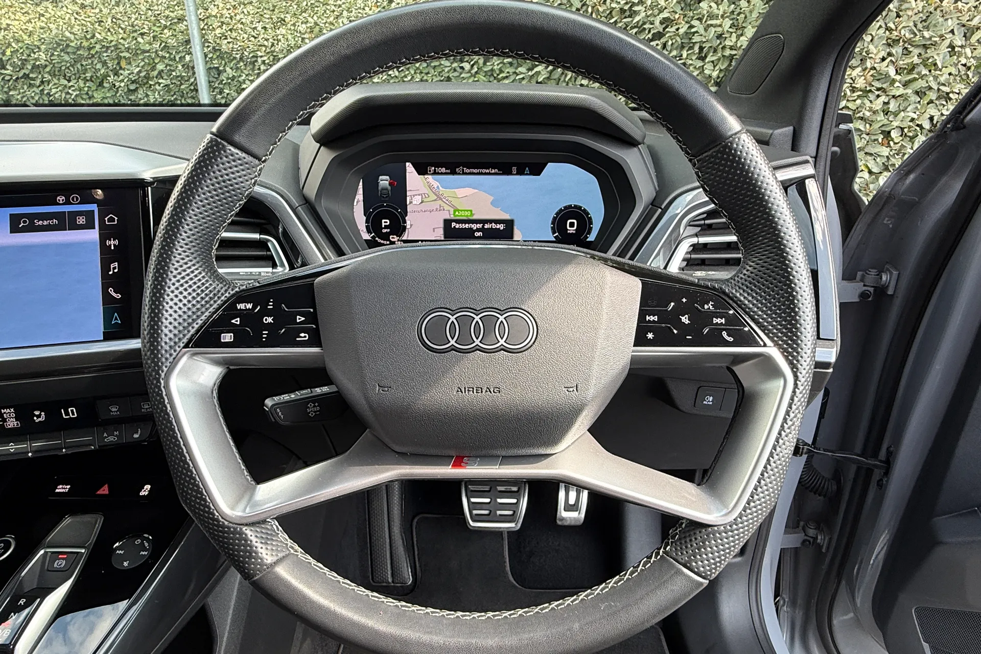 Audi Q4 thumbnail image number 12