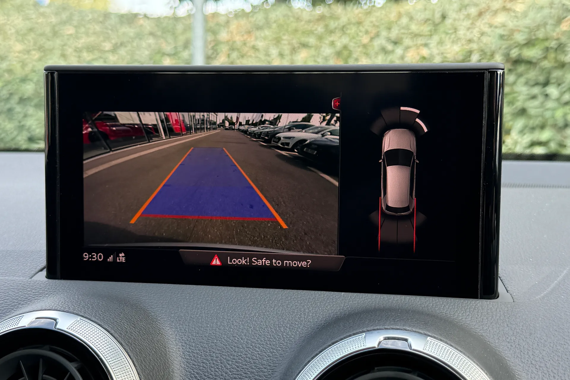 Audi Q2 thumbnail image number 3