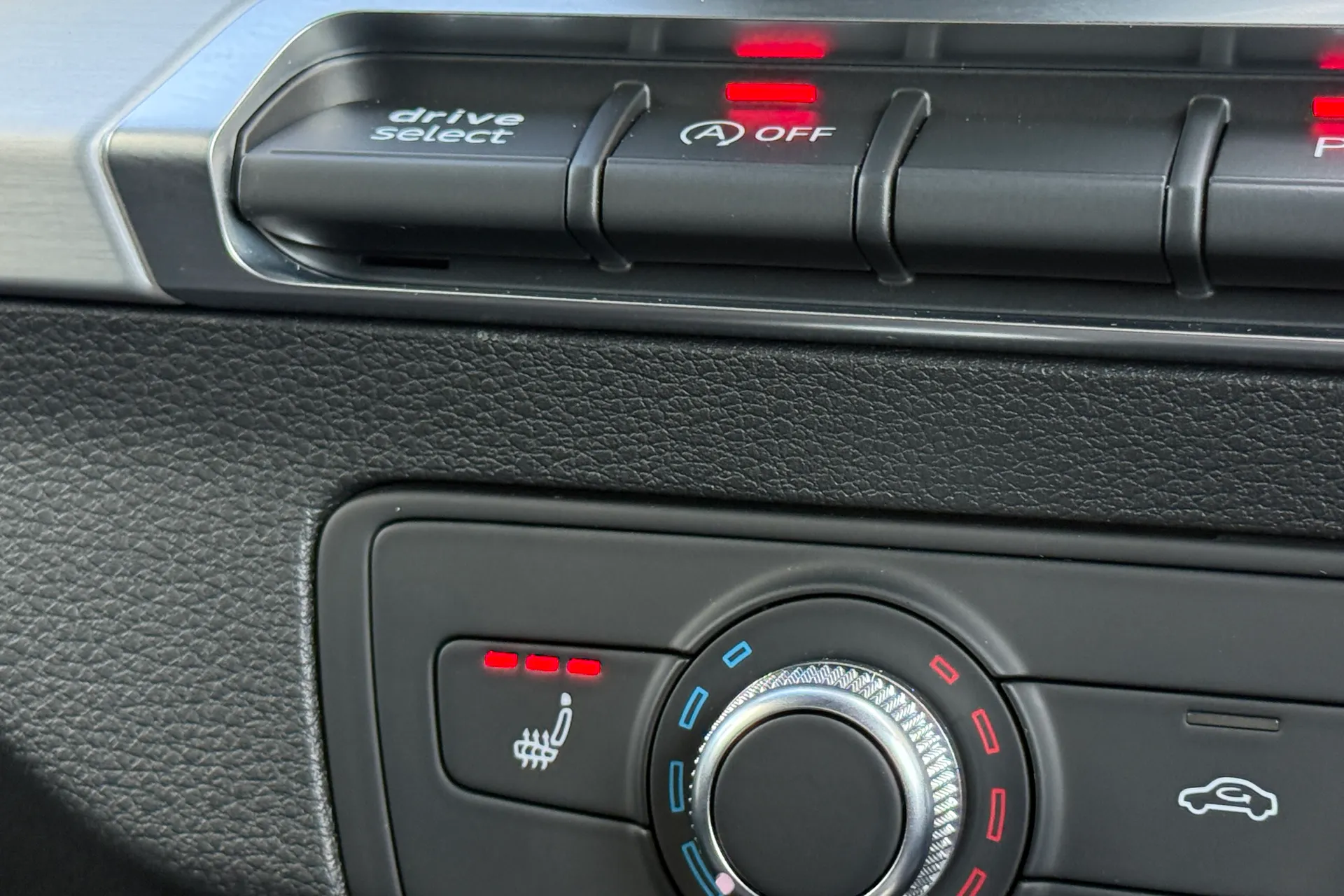 Audi Q2 thumbnail image number 30