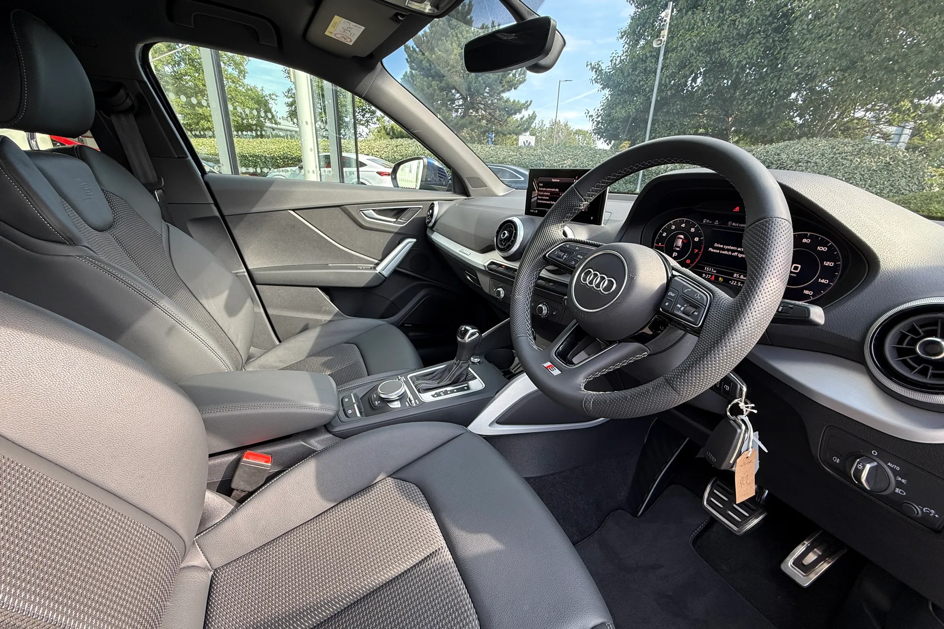 Audi Q2 thumbnail image number 37