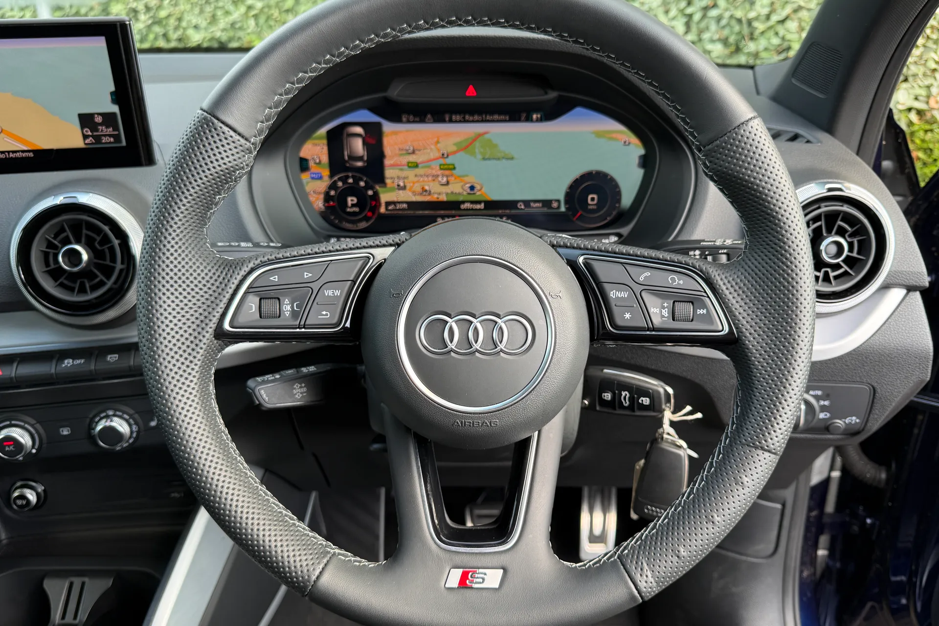 Audi Q2 thumbnail image number 16