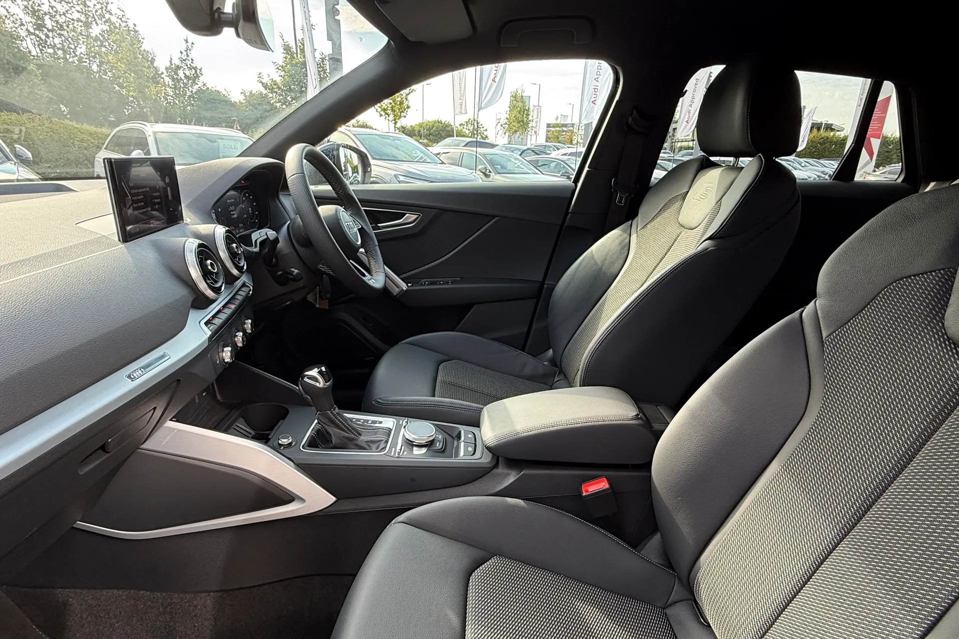 Audi Q2 thumbnail image number 25