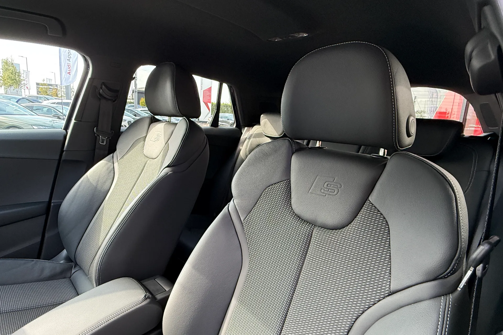 Audi Q2 thumbnail image number 29