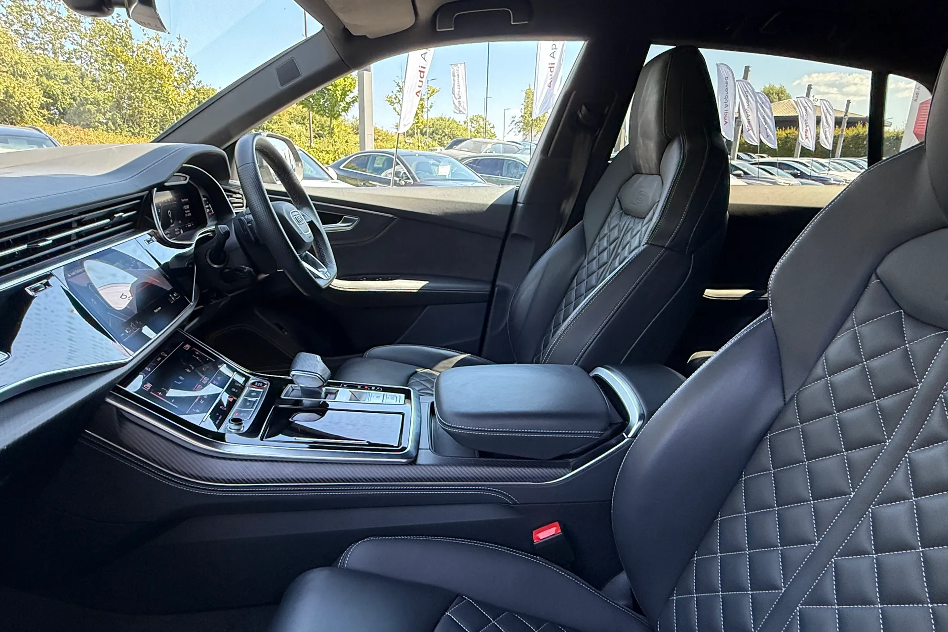 Audi Q8 thumbnail image number 46