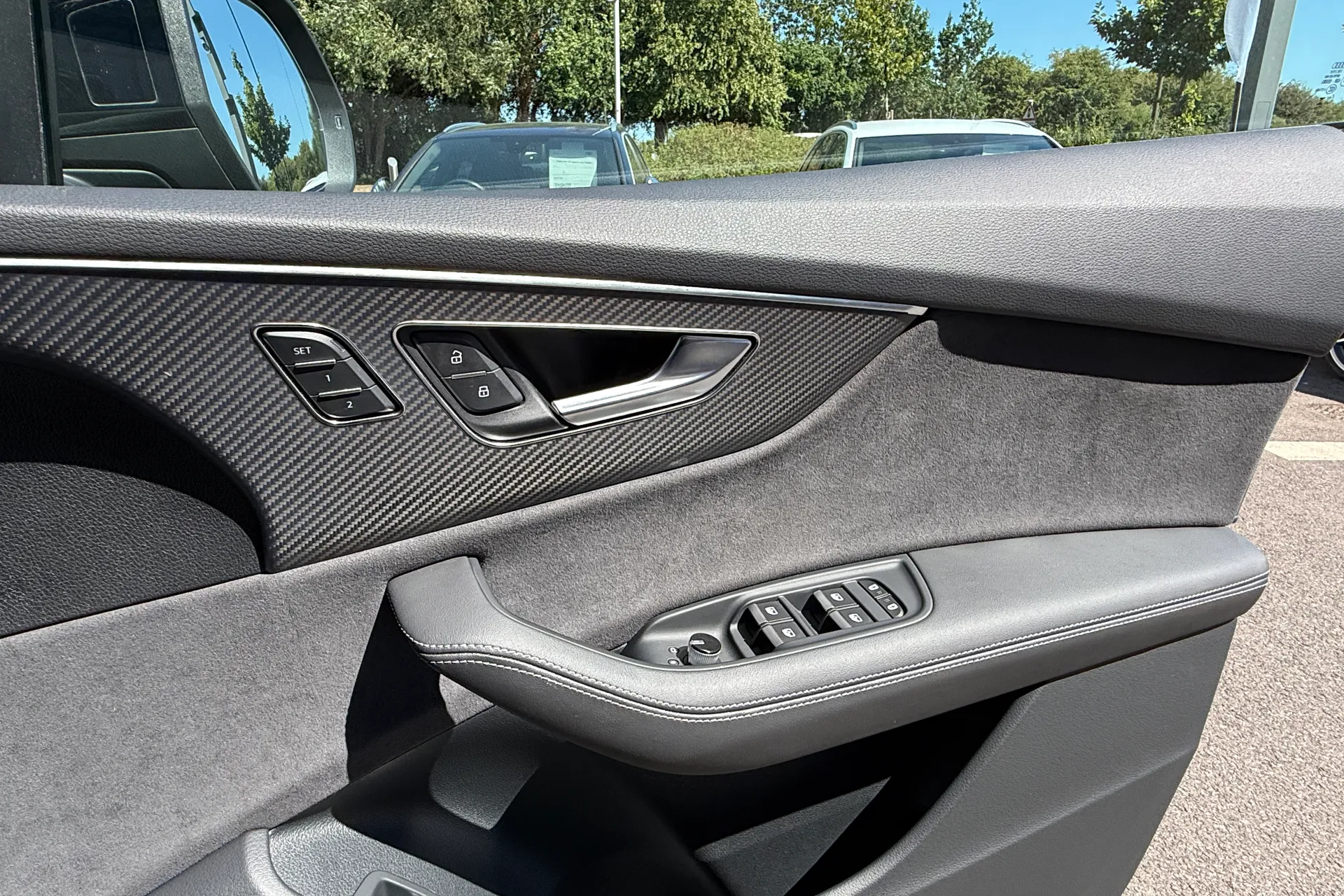 Audi Q8 thumbnail image number 35