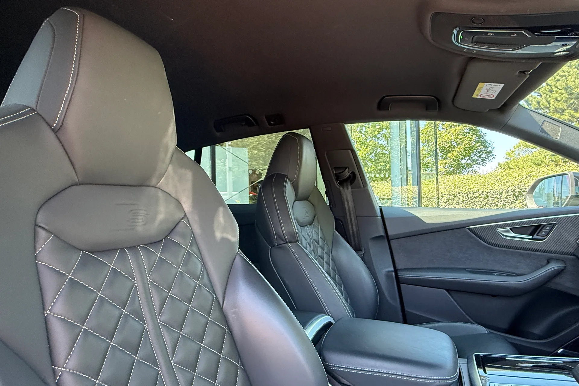 Audi Q8 thumbnail image number 30