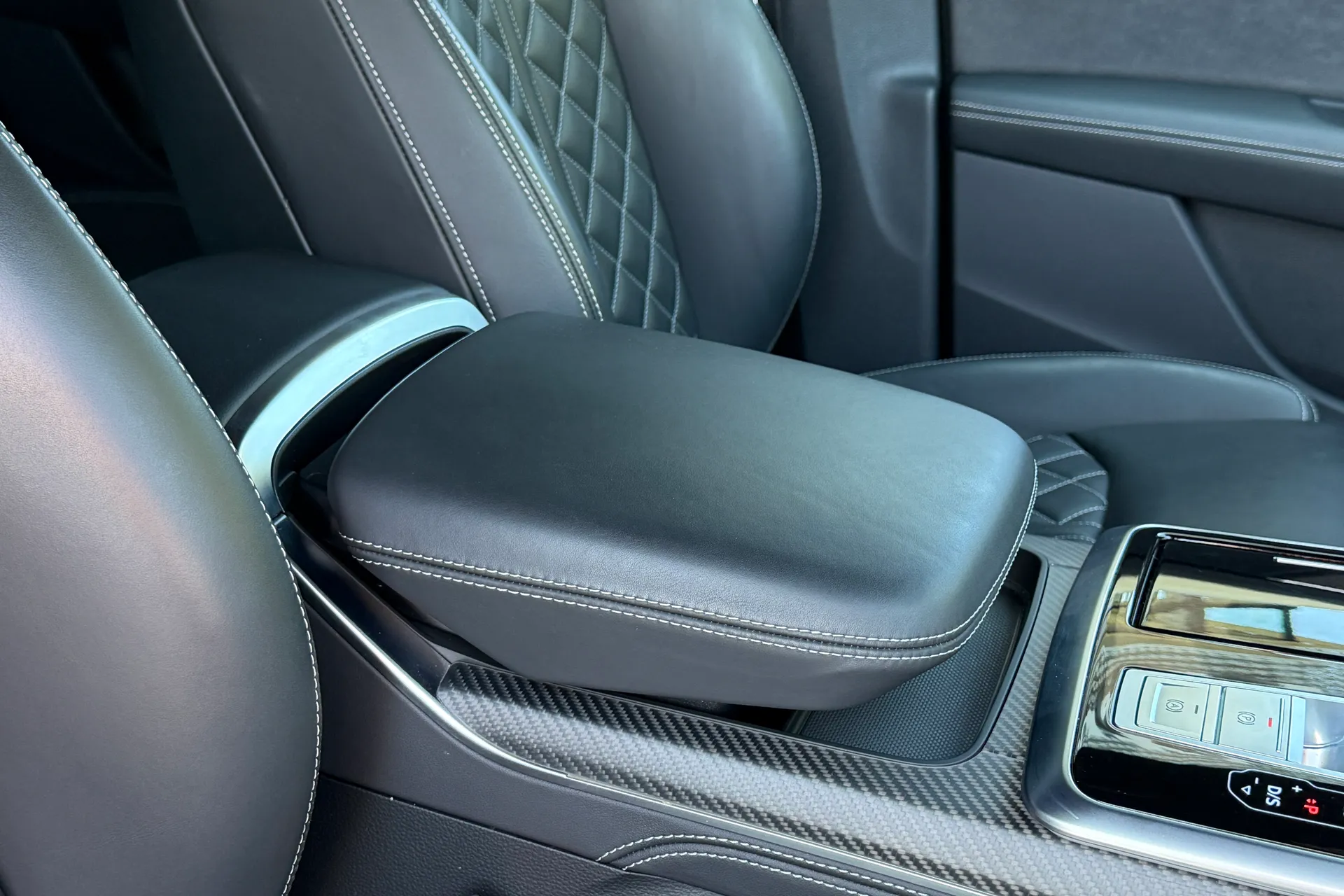 Audi Q8 thumbnail image number 31