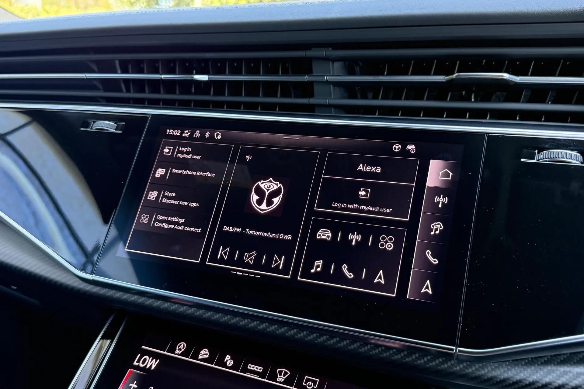 Audi Q8 thumbnail image number 12