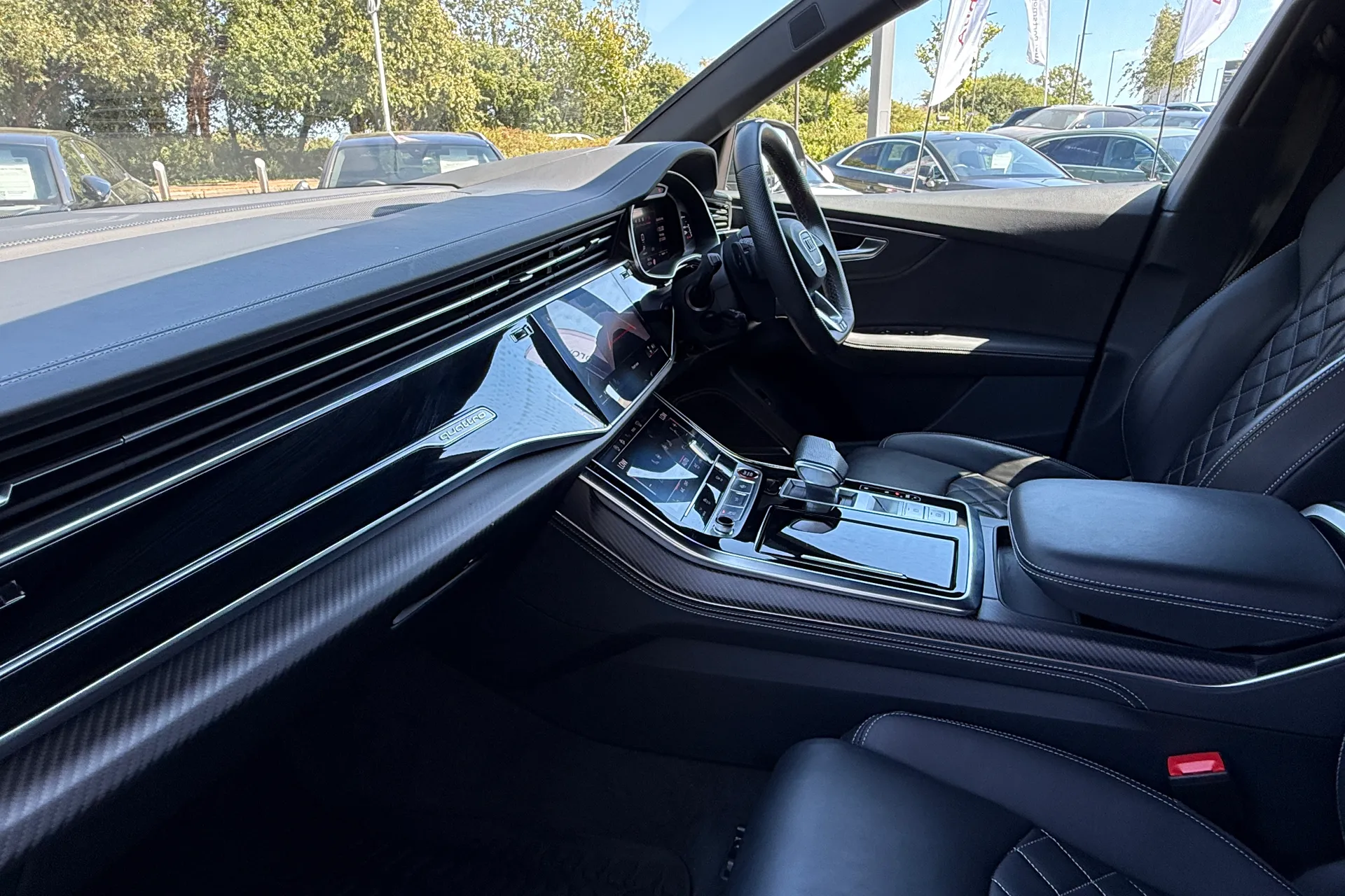 Audi Q8 thumbnail image number 45