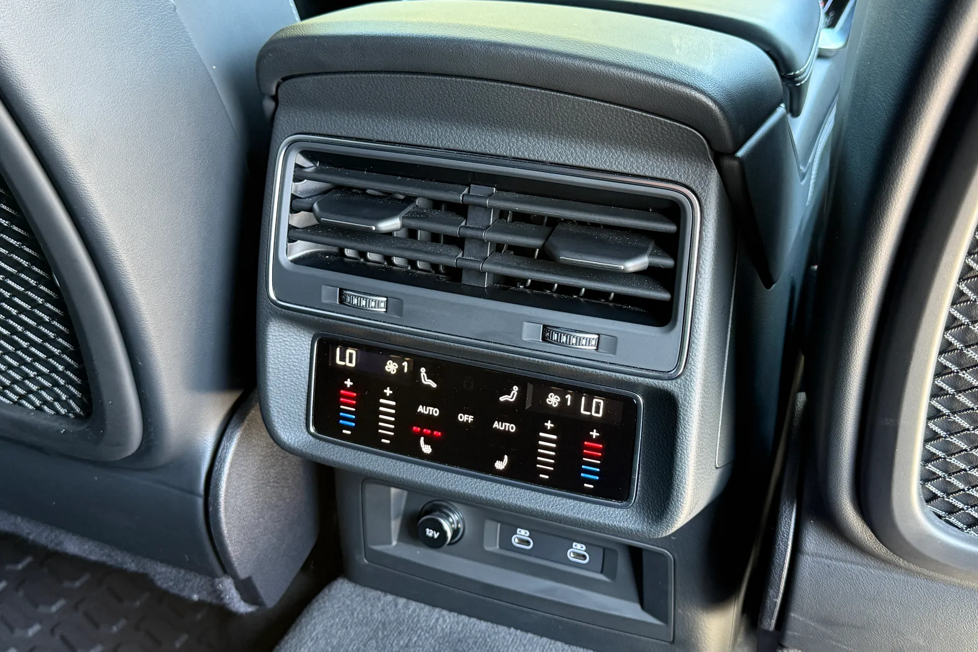 Audi Q8 thumbnail image number 40