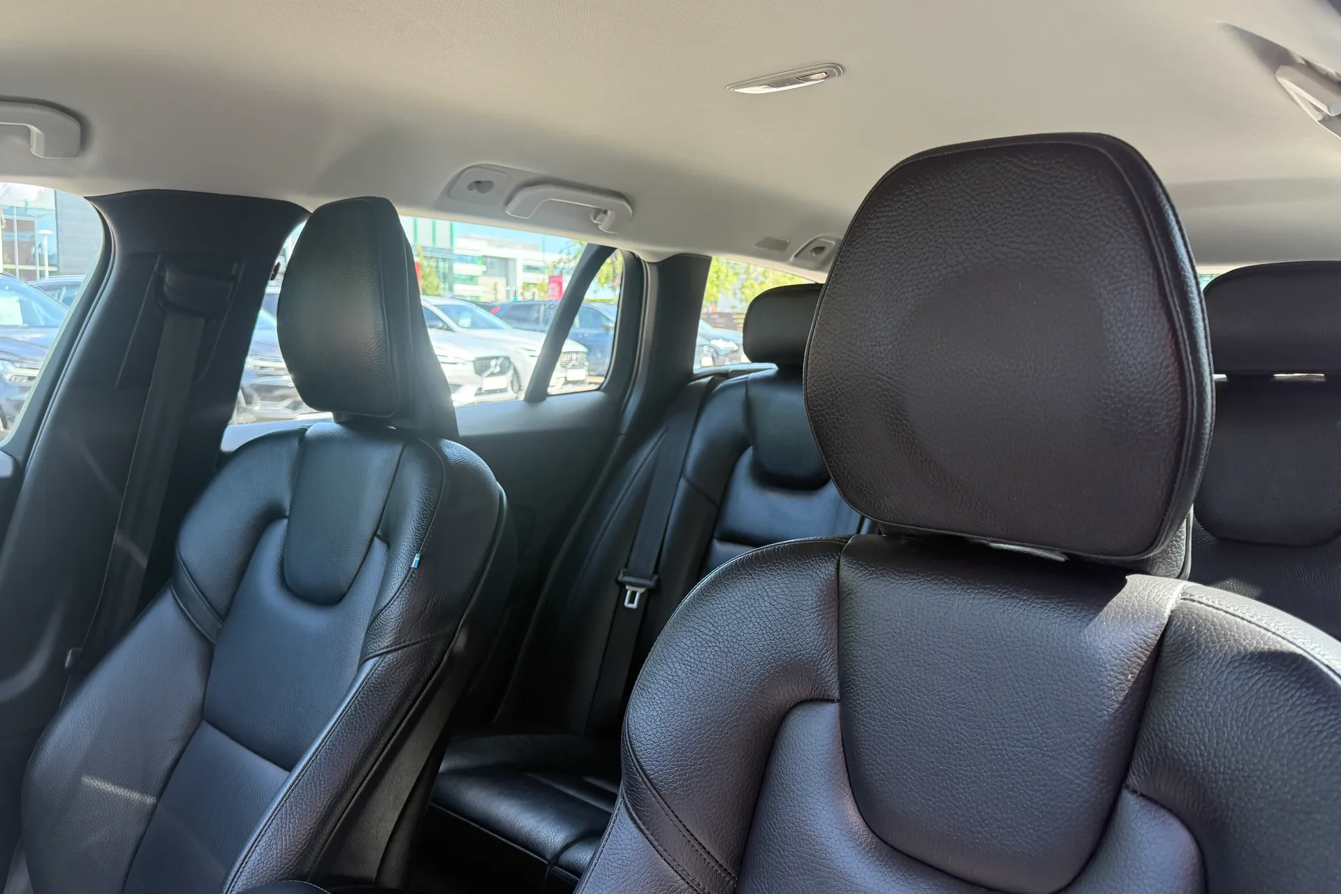 Volvo V60 thumbnail image number 24