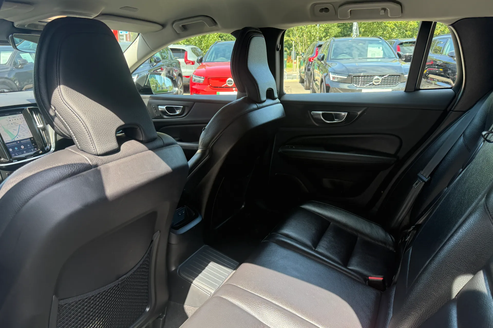 Volvo V60 thumbnail image number 25