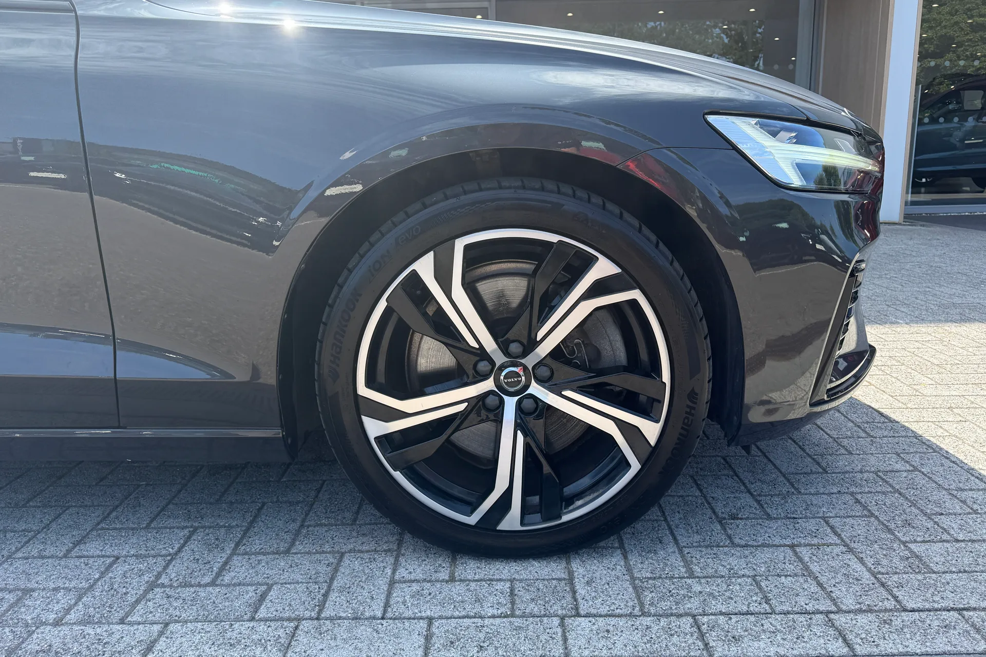 Volvo V60 thumbnail image number 13