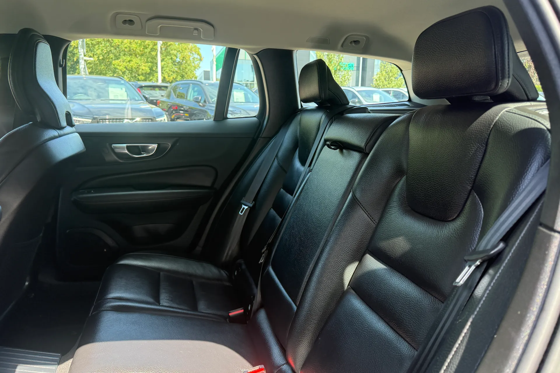 Volvo V60 thumbnail image number 26