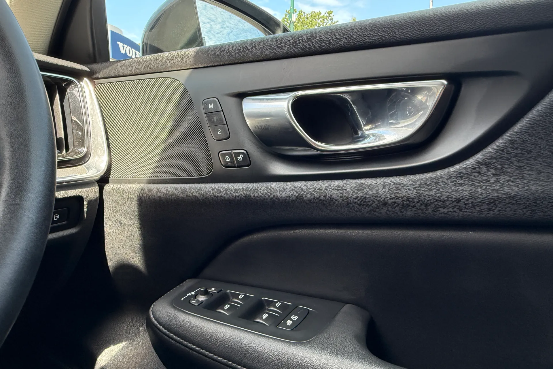 Volvo V60 thumbnail image number 36