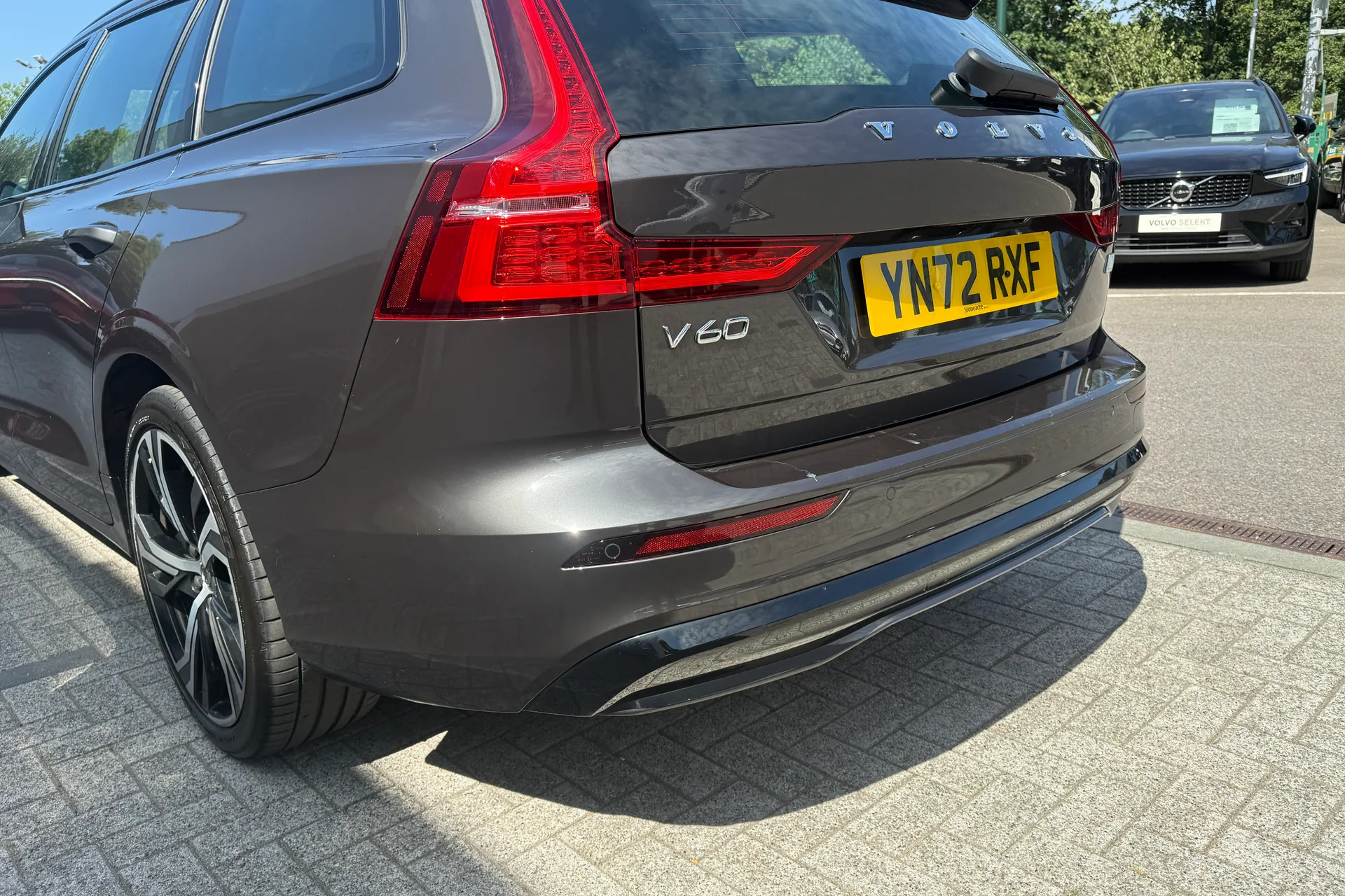 Volvo V60 thumbnail image number 18